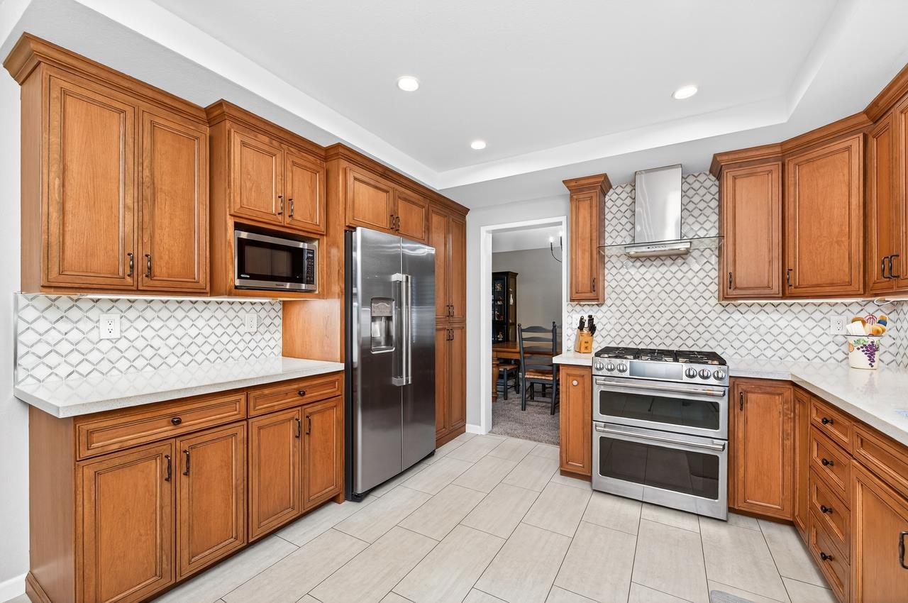 Detail Gallery Image 13 of 52 For 3227 Harvey Ct, Pleasanton,  CA 94588 - 4 Beds | 3 Baths