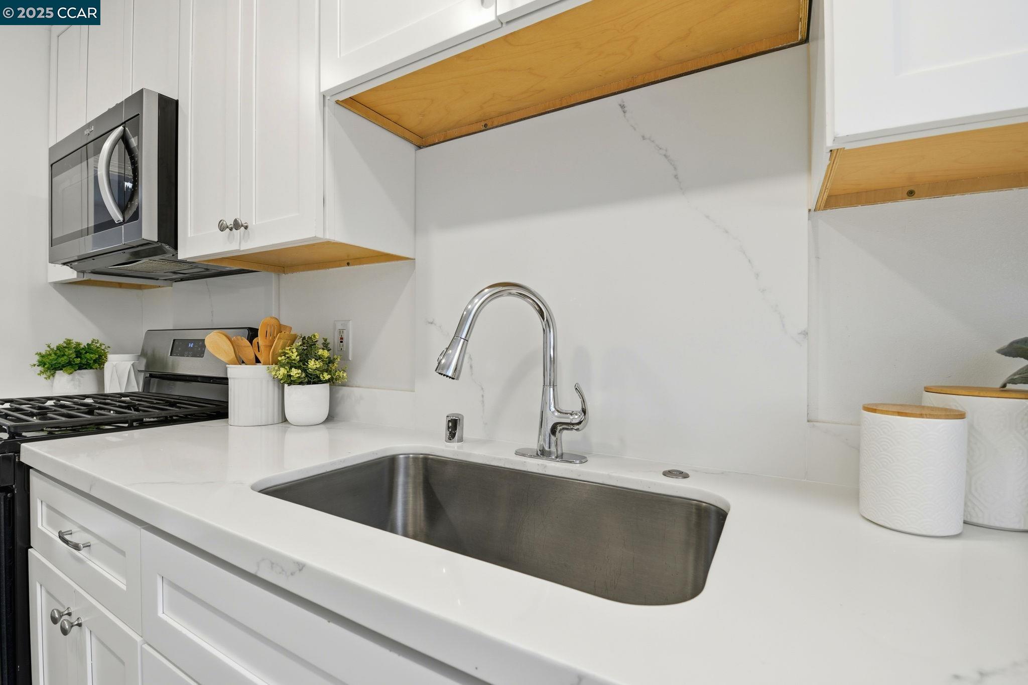 Detail Gallery Image 13 of 34 For 1035 Orange St, Concord,  CA 94518-3715 - 3 Beds | 1 Baths