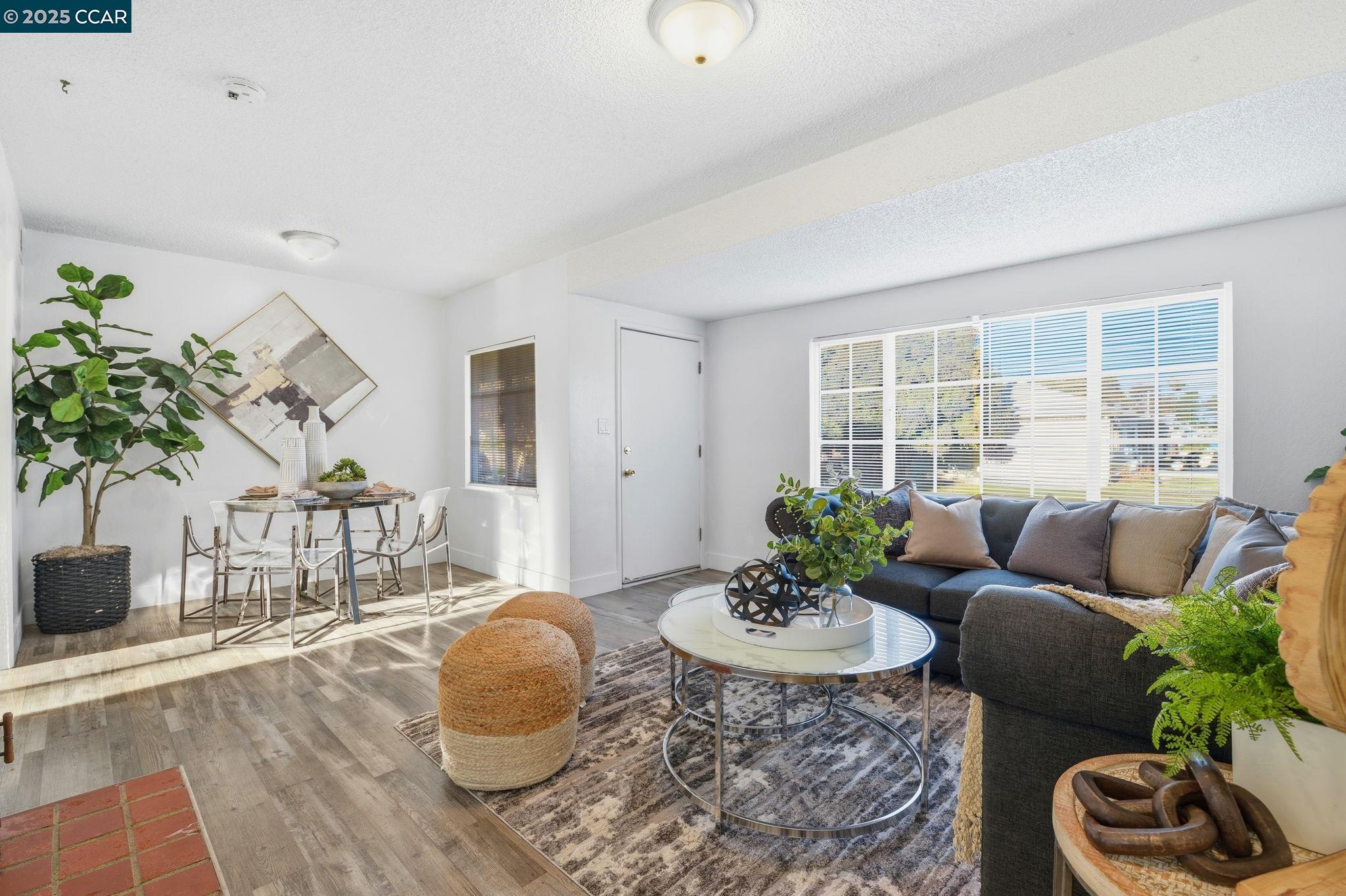 Detail Gallery Image 7 of 34 For 1035 Orange St, Concord,  CA 94518-3715 - 3 Beds | 1 Baths