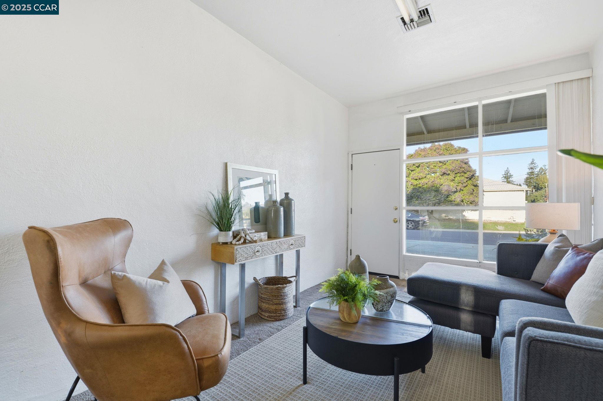 Detail Gallery Image 8 of 34 For 1035 Orange St, Concord,  CA 94518-3715 - 3 Beds | 1 Baths