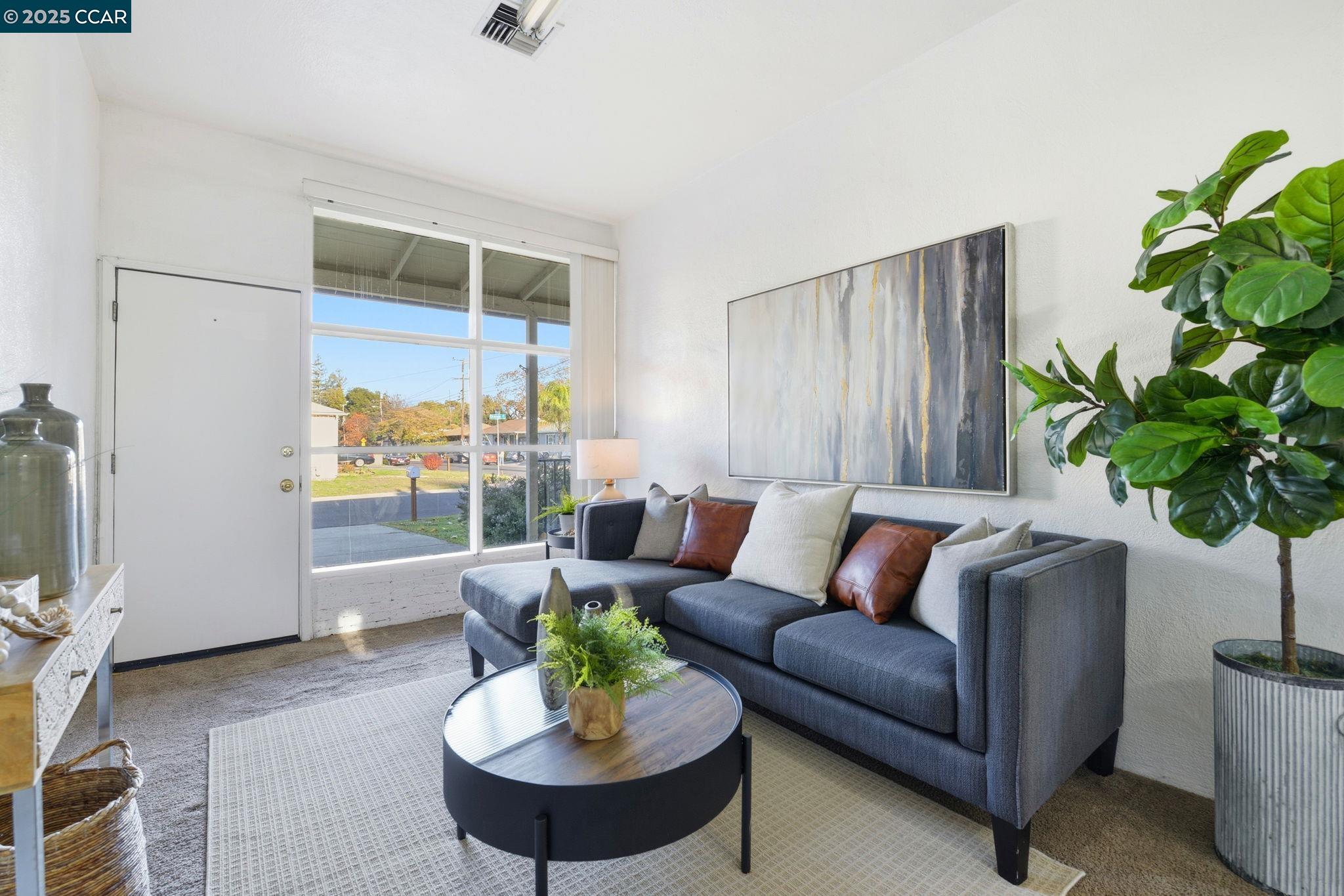 Detail Gallery Image 9 of 34 For 1035 Orange St, Concord,  CA 94518-3715 - 3 Beds | 1 Baths