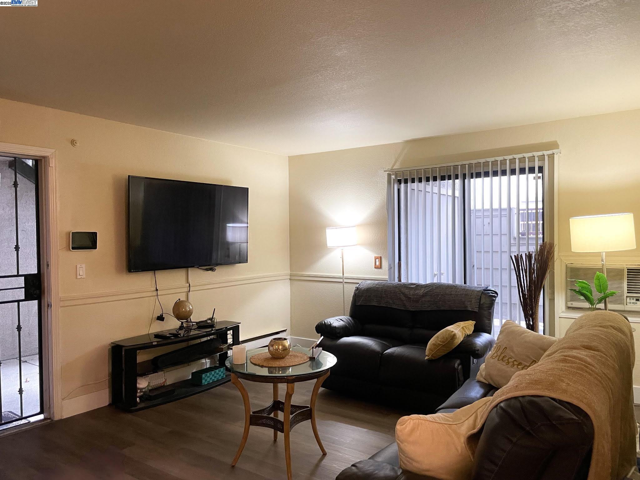 Detail Gallery Image 6 of 13 For 7 Lancaster Circle #137,  Bay Point,  CA 94565 - 2 Beds | 1 Baths