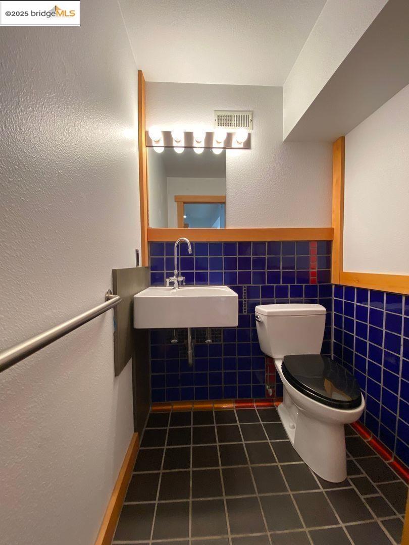 Detail Gallery Image 18 of 36 For 59 San Jose Ave, Pacifica,  CA 94044 - 3 Beds | 1/1 Baths