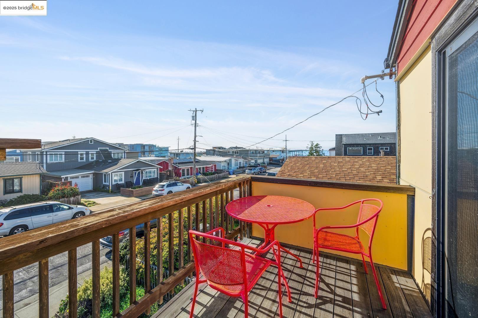 Detail Gallery Image 3 of 36 For 59 San Jose Ave, Pacifica,  CA 94044 - 3 Beds | 1/1 Baths