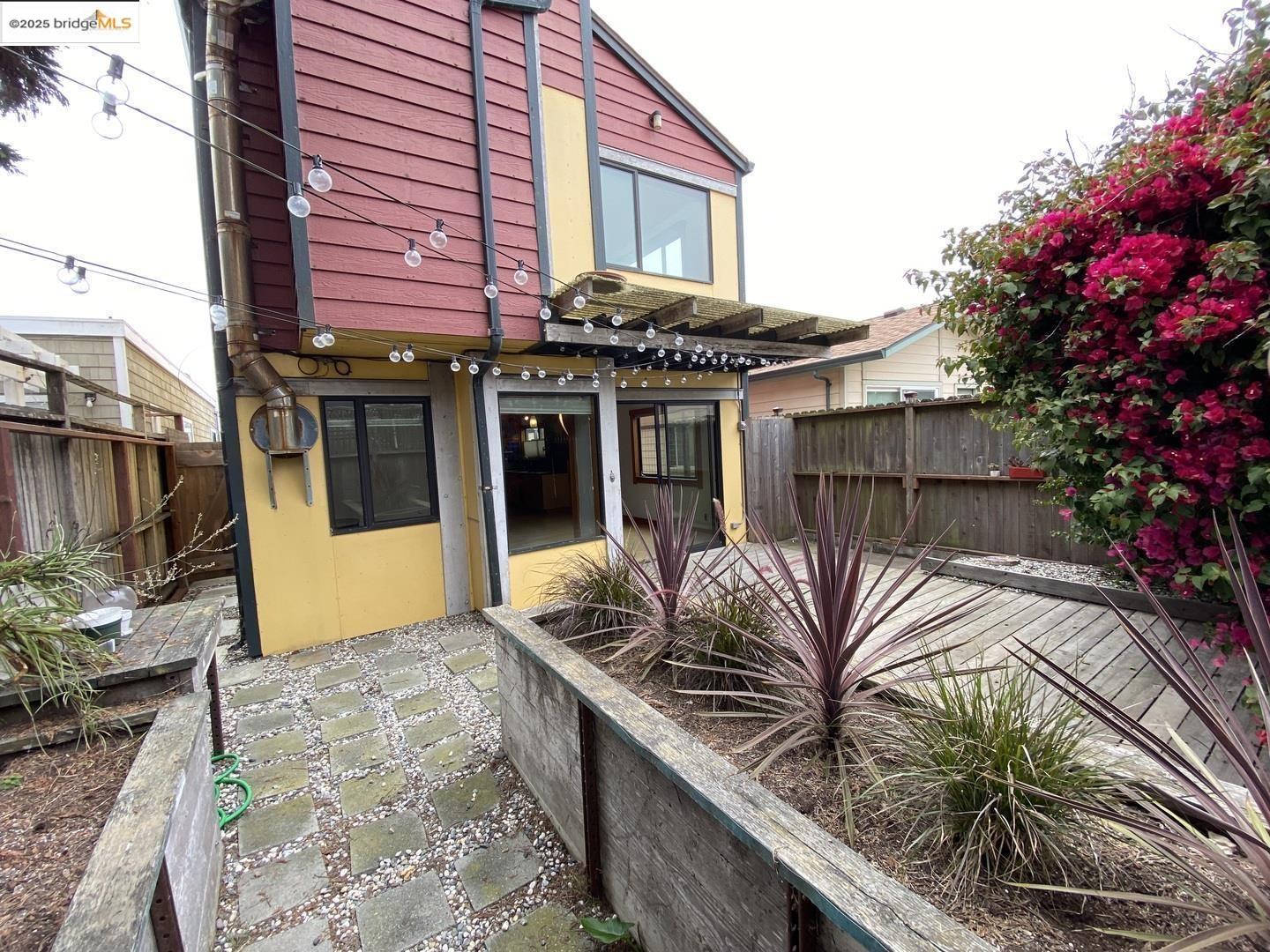 Detail Gallery Image 26 of 31 For 59 San Jose Ave, Pacifica,  CA 94044 - 3 Beds | 1/1 Baths