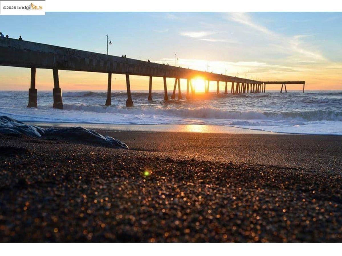 Detail Gallery Image 33 of 36 For 59 San Jose Ave, Pacifica,  CA 94044 - 3 Beds | 1/1 Baths