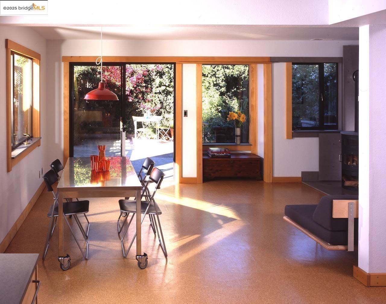 Detail Gallery Image 9 of 36 For 59 San Jose Ave, Pacifica,  CA 94044 - 3 Beds | 1/1 Baths