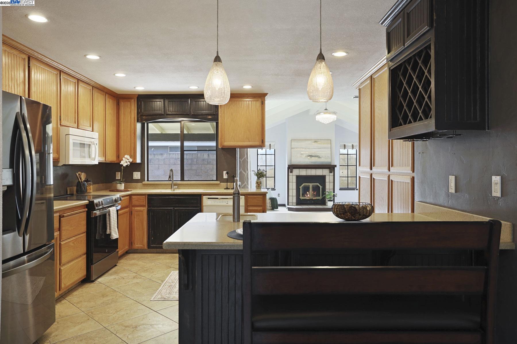 Detail Gallery Image 15 of 39 For 1312 Wylmawood Ln, Modesto,  CA 95355 - 3 Beds | 2 Baths