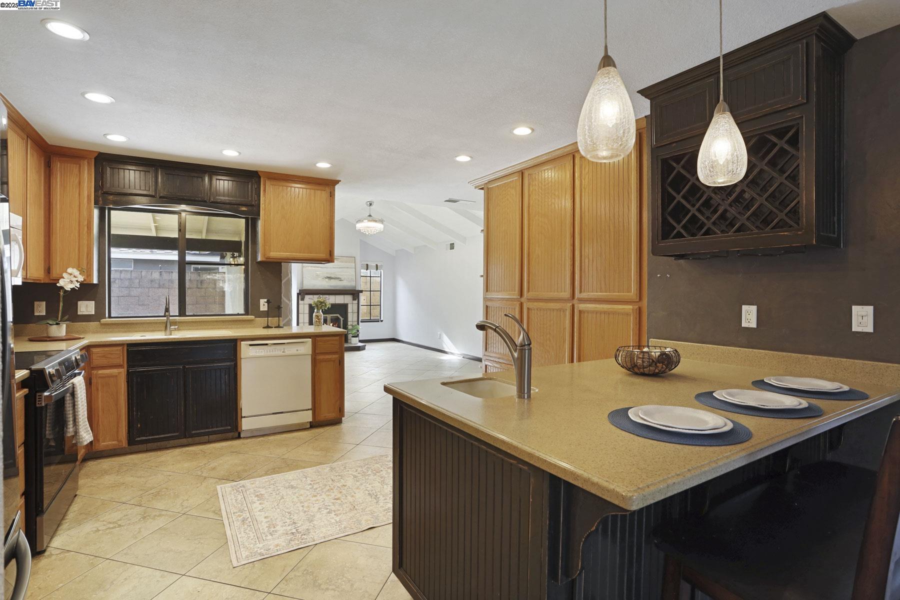 Detail Gallery Image 17 of 39 For 1312 Wylmawood Ln, Modesto,  CA 95355 - 3 Beds | 2 Baths