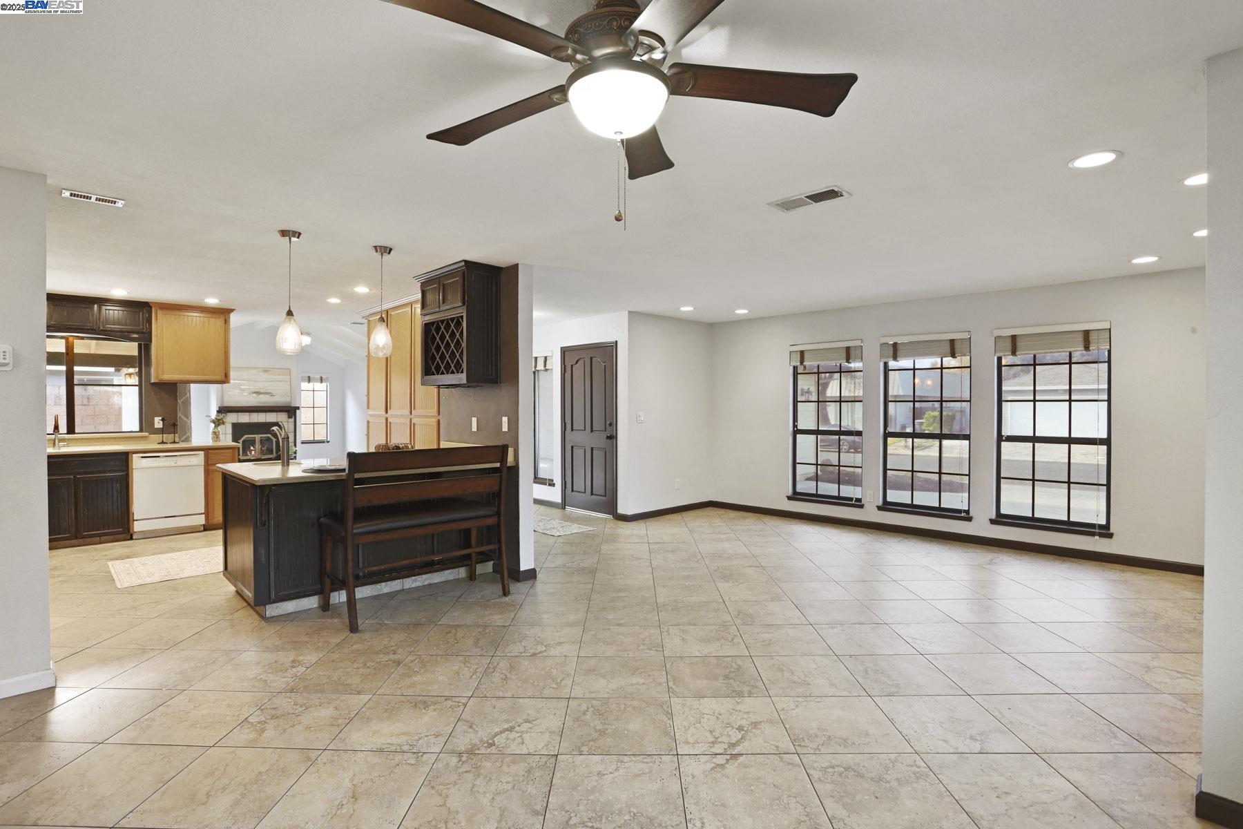 Detail Gallery Image 20 of 39 For 1312 Wylmawood Ln, Modesto,  CA 95355 - 3 Beds | 2 Baths