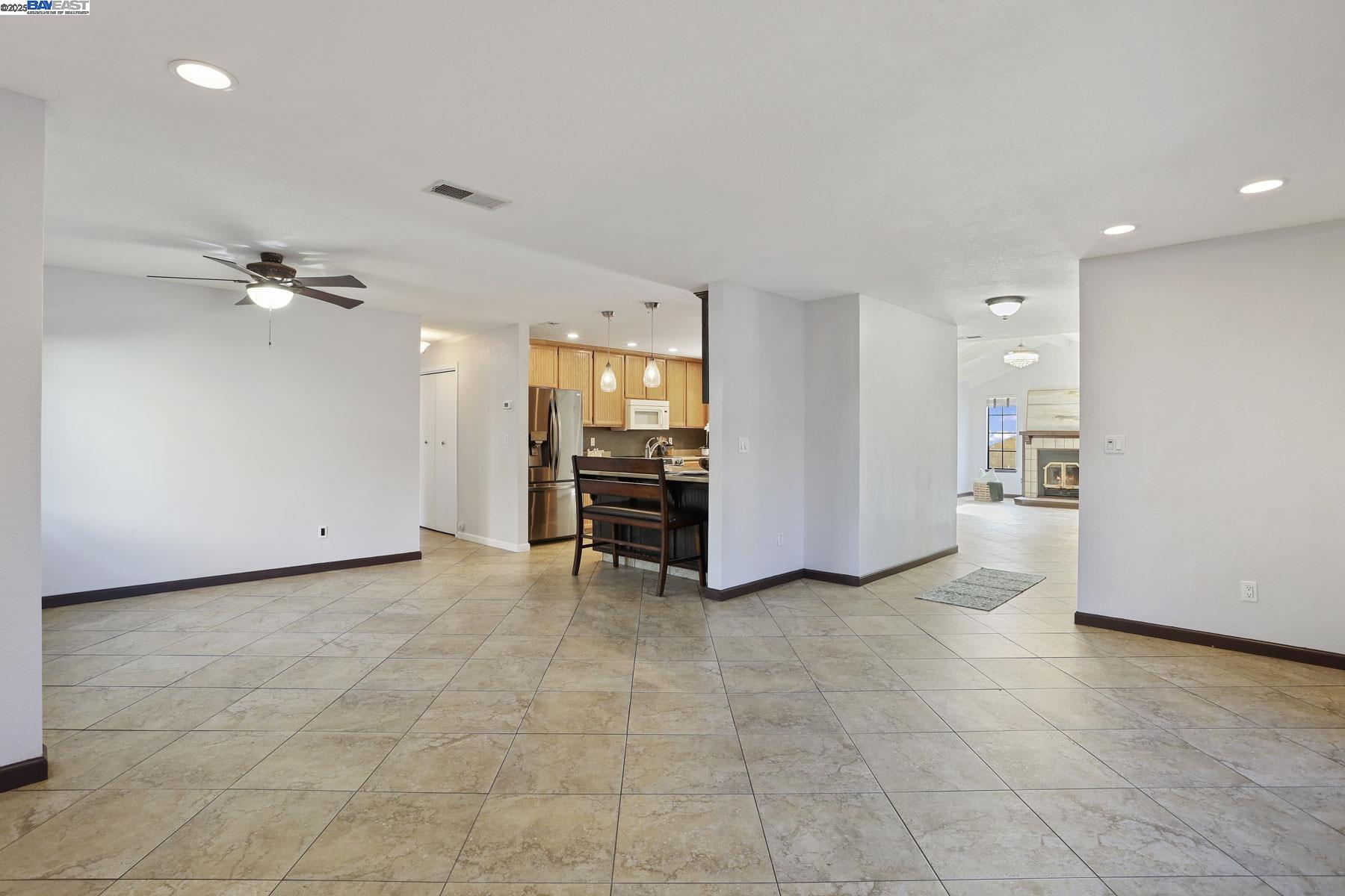 Detail Gallery Image 21 of 39 For 1312 Wylmawood Ln, Modesto,  CA 95355 - 3 Beds | 2 Baths