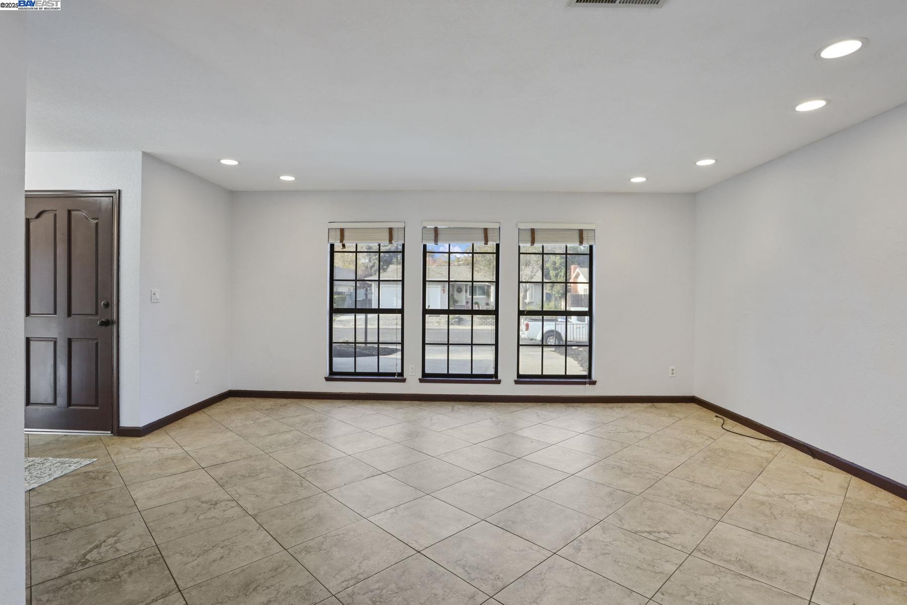 Detail Gallery Image 22 of 39 For 1312 Wylmawood Ln, Modesto,  CA 95355 - 3 Beds | 2 Baths