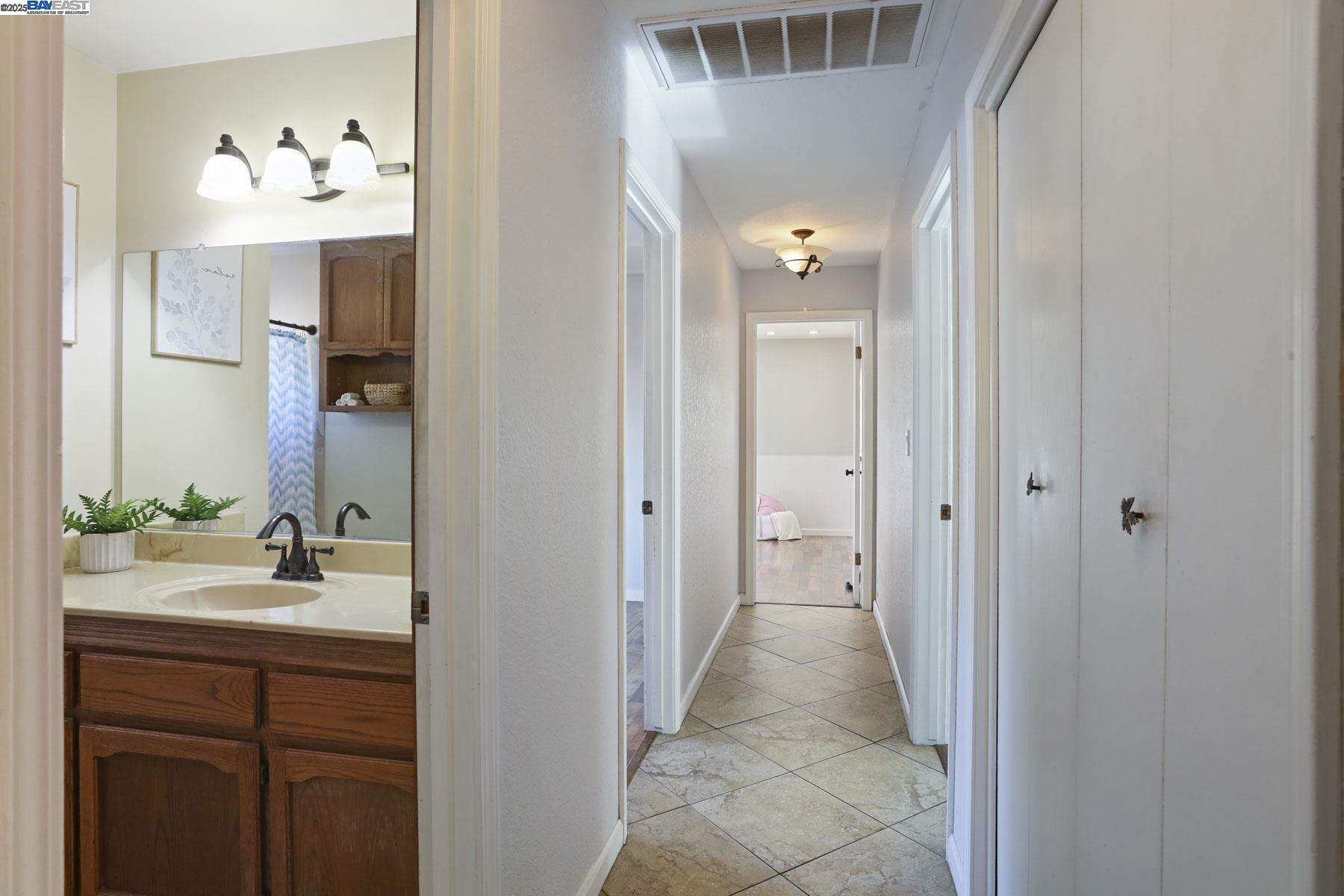 Detail Gallery Image 23 of 39 For 1312 Wylmawood Ln, Modesto,  CA 95355 - 3 Beds | 2 Baths