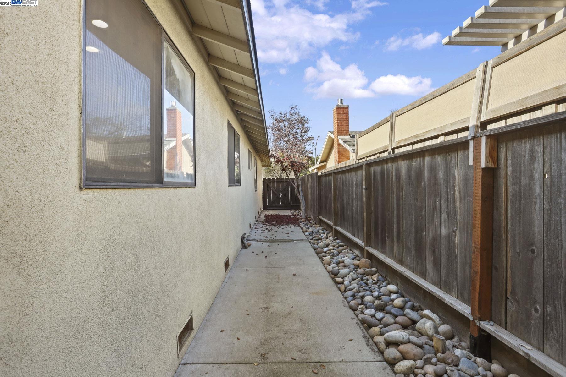 Detail Gallery Image 38 of 39 For 1312 Wylmawood Ln, Modesto,  CA 95355 - 3 Beds | 2 Baths