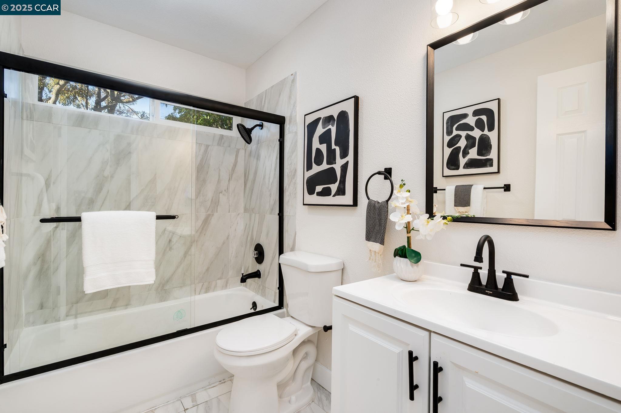 Detail Gallery Image 14 of 33 For 1600 Laguna St #D,  Concord,  CA 94520 - 1 Beds | 1 Baths