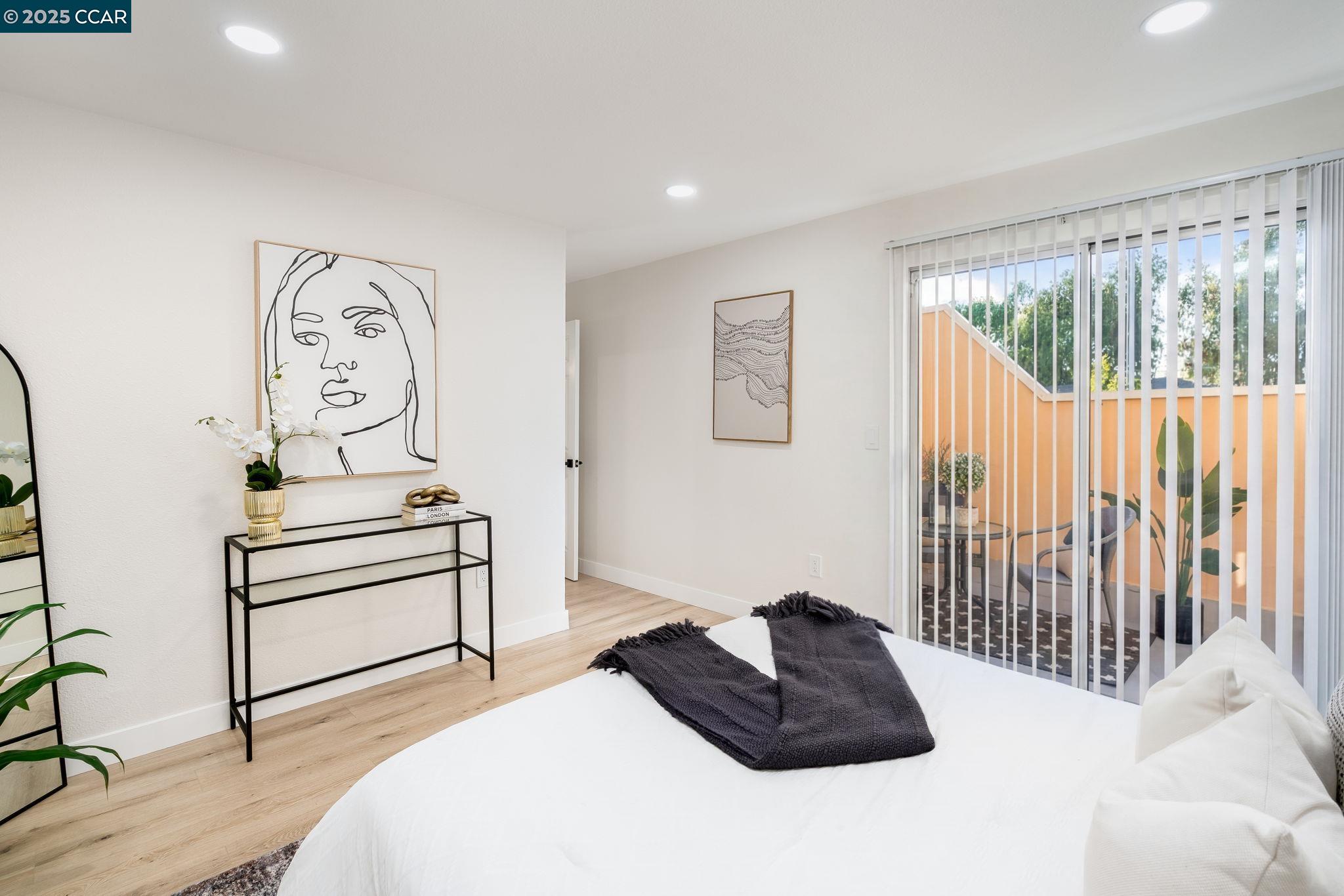 Detail Gallery Image 21 of 33 For 1600 Laguna St #D,  Concord,  CA 94520 - 1 Beds | 1 Baths