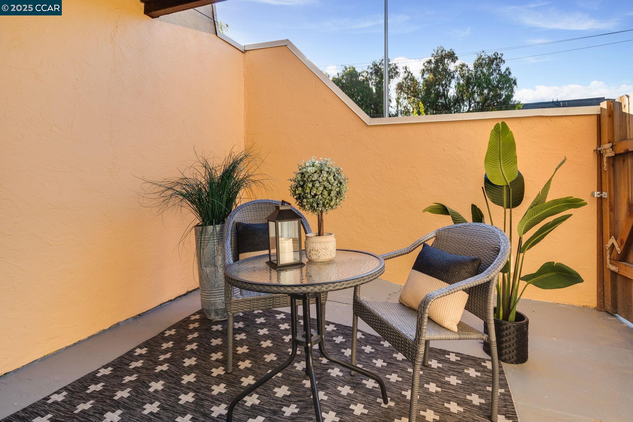 Detail Gallery Image 22 of 33 For 1600 Laguna St #D,  Concord,  CA 94520 - 1 Beds | 1 Baths