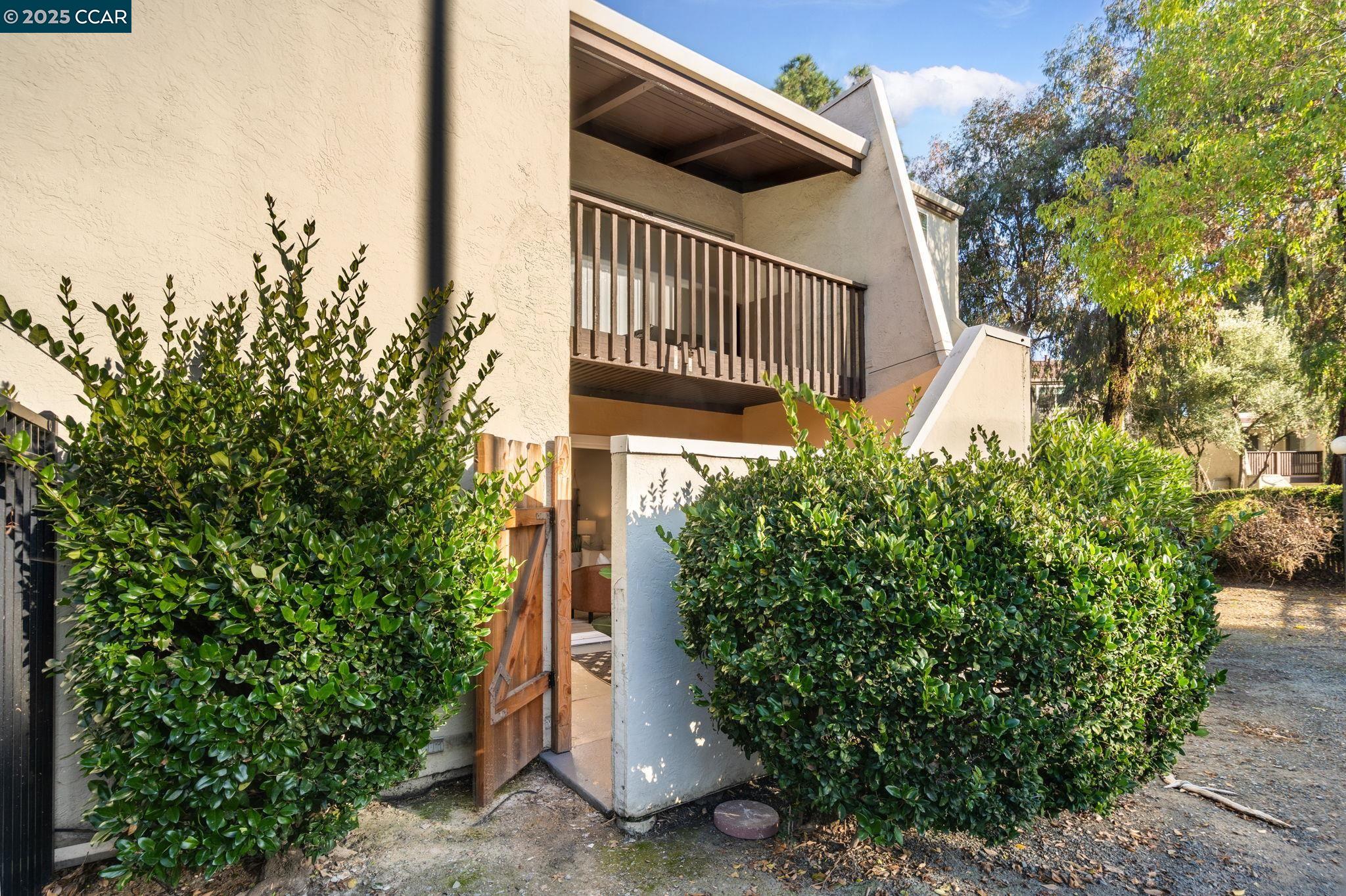 Detail Gallery Image 28 of 33 For 1600 Laguna St #D,  Concord,  CA 94520 - 1 Beds | 1 Baths