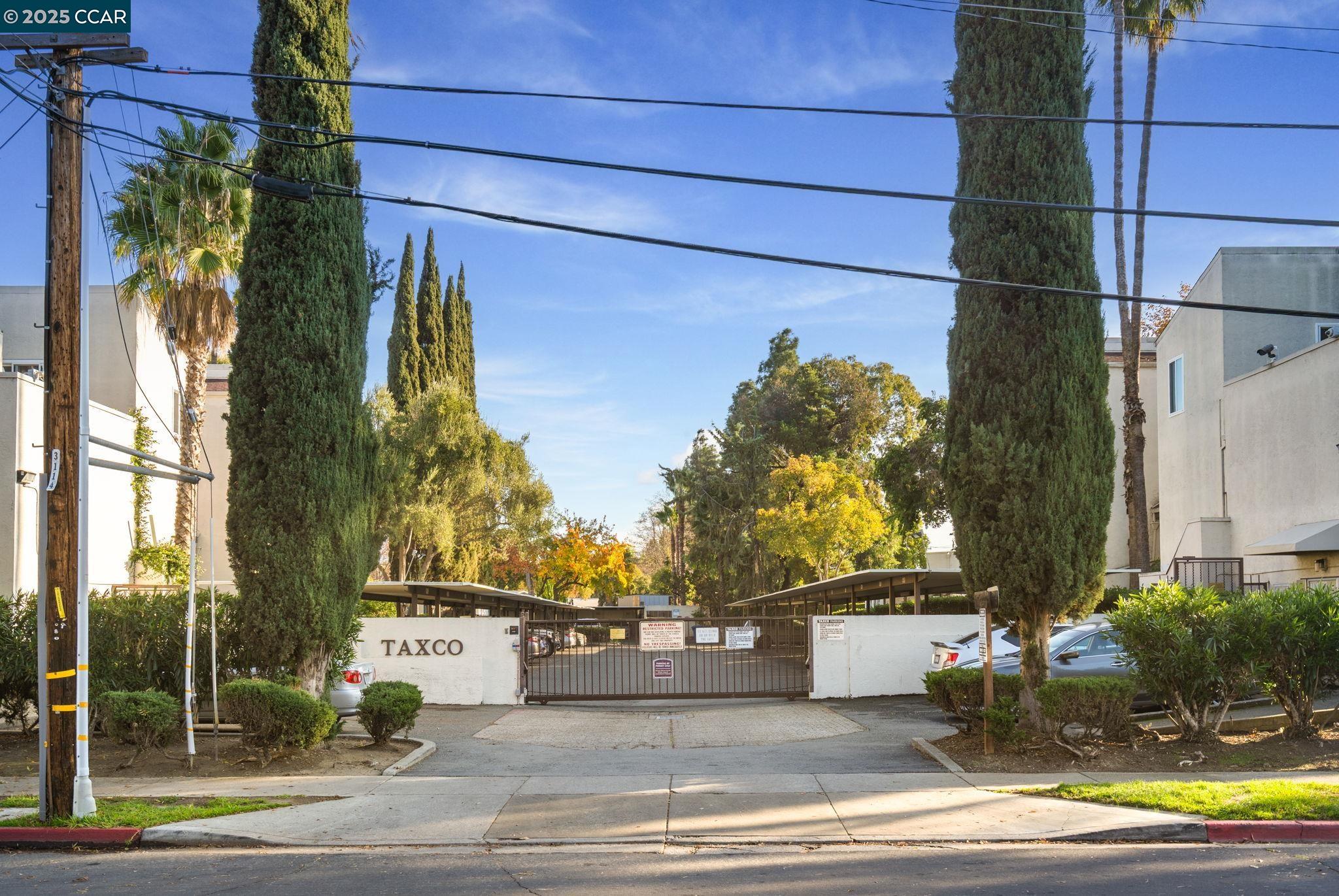 Detail Gallery Image 29 of 33 For 1600 Laguna St #D,  Concord,  CA 94520 - 1 Beds | 1 Baths