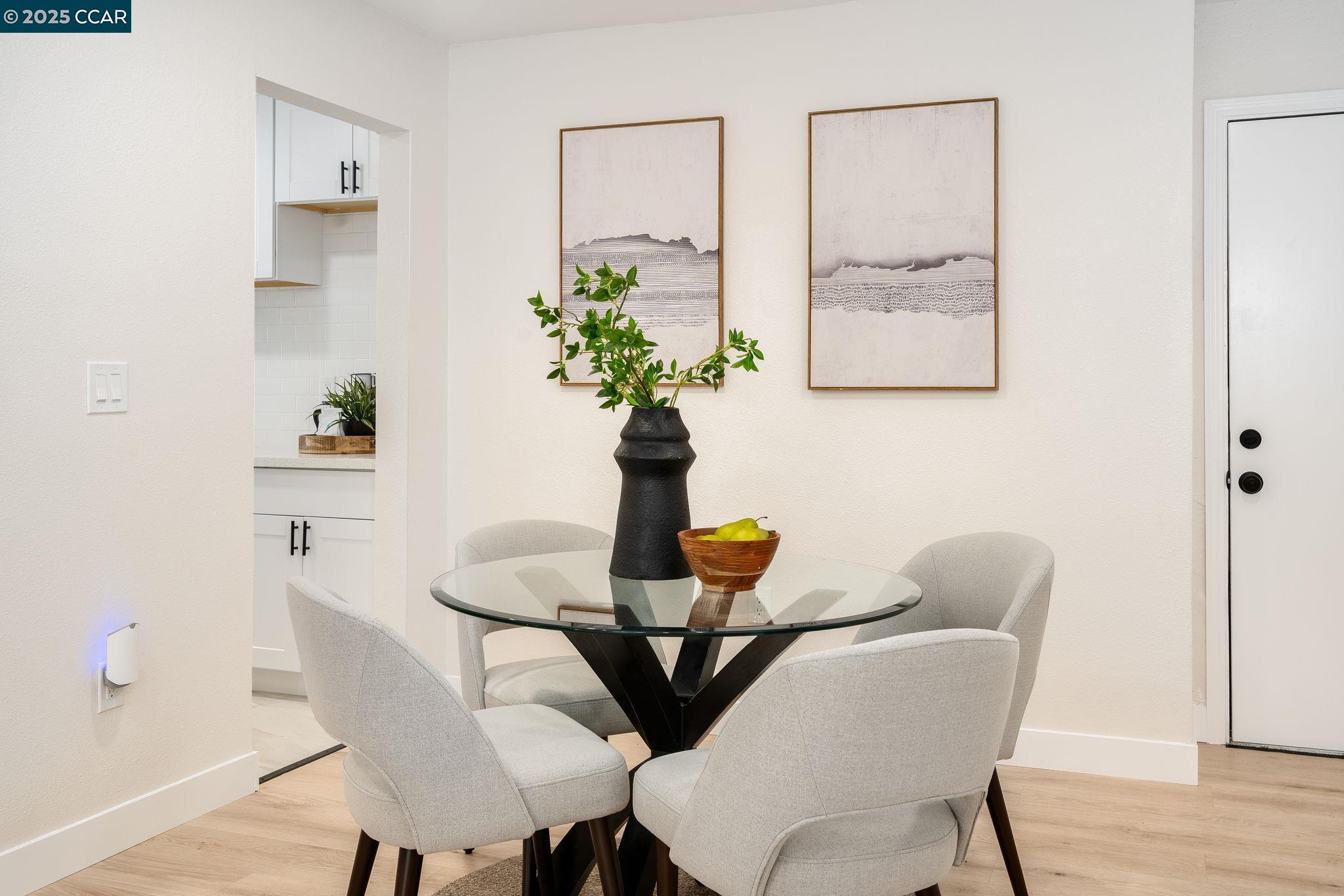 Detail Gallery Image 9 of 33 For 1600 Laguna St #D,  Concord,  CA 94520 - 1 Beds | 1 Baths