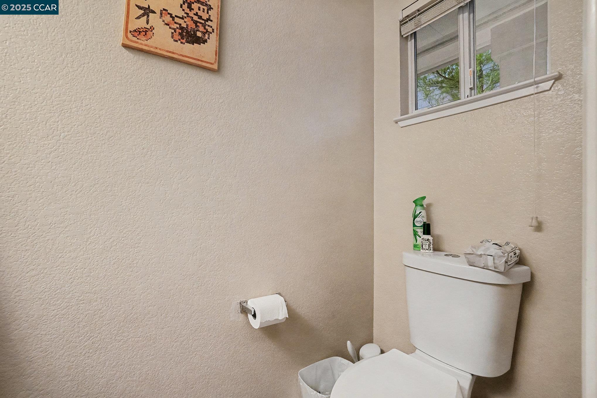 Detail Gallery Image 14 of 36 For 448 Jade Cir, Vallejo,  CA 94590 - 3 Beds | 2/1 Baths