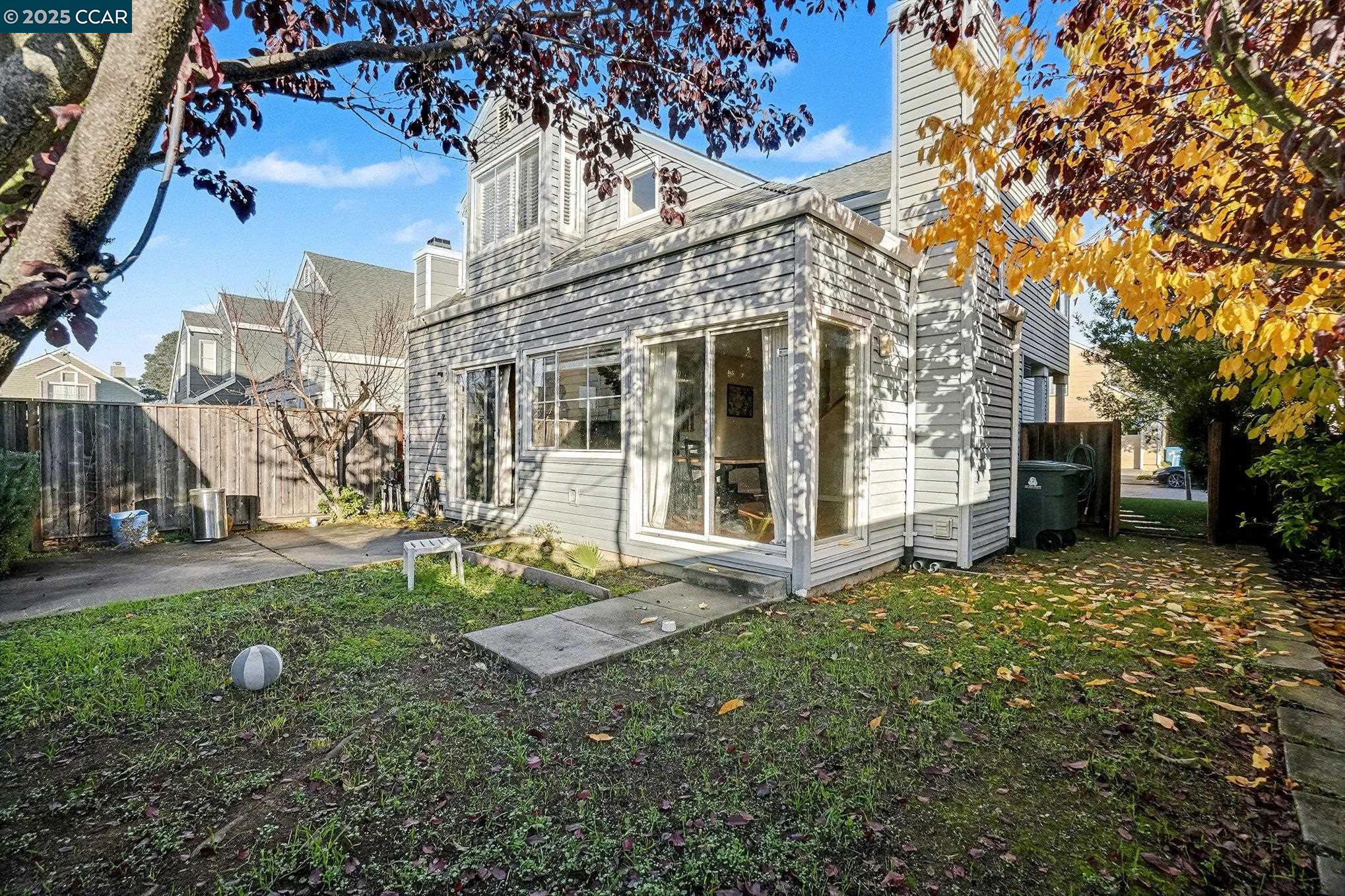 Detail Gallery Image 26 of 36 For 448 Jade Cir, Vallejo,  CA 94590 - 3 Beds | 2/1 Baths