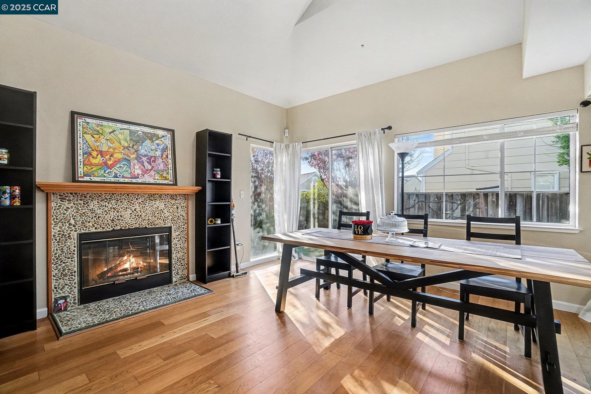 Detail Gallery Image 4 of 36 For 448 Jade Cir, Vallejo,  CA 94590 - 3 Beds | 2/1 Baths