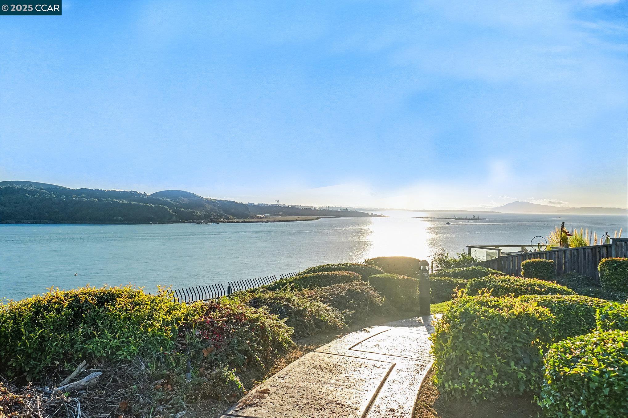 Detail Gallery Image 33 of 37 For 448 Jade Cir, Vallejo,  CA 94590 - 3 Beds | 2/1 Baths