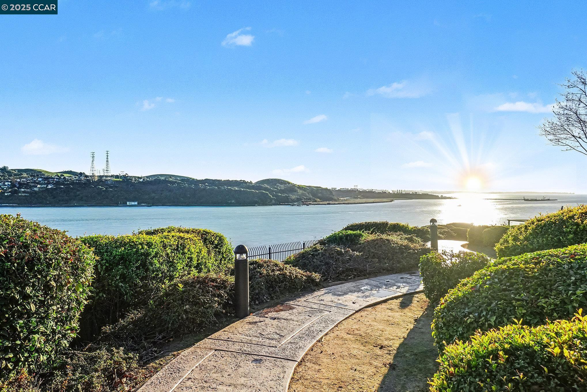 Detail Gallery Image 35 of 36 For 448 Jade Cir, Vallejo,  CA 94590 - 3 Beds | 2/1 Baths