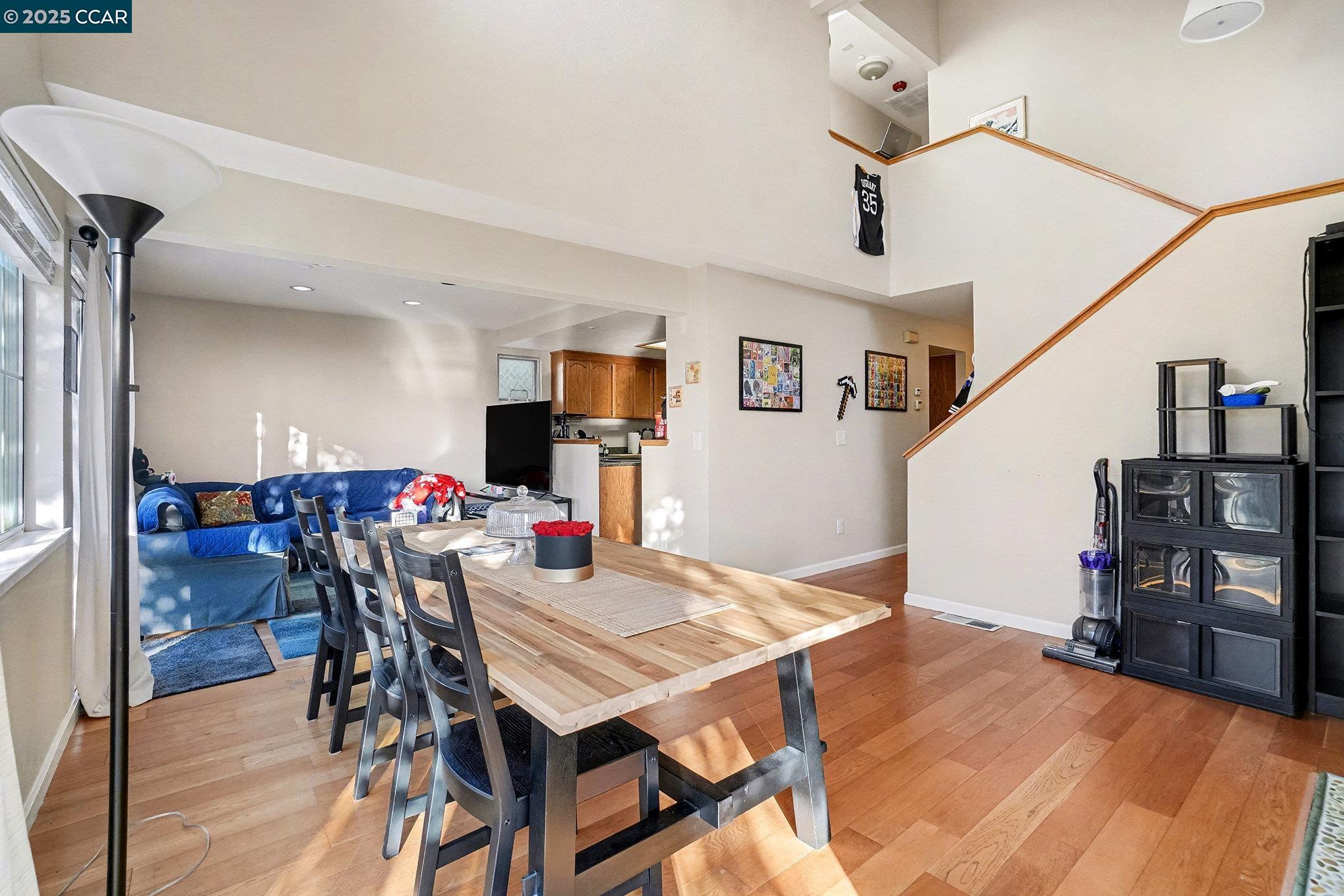 Detail Gallery Image 5 of 36 For 448 Jade Cir, Vallejo,  CA 94590 - 3 Beds | 2/1 Baths