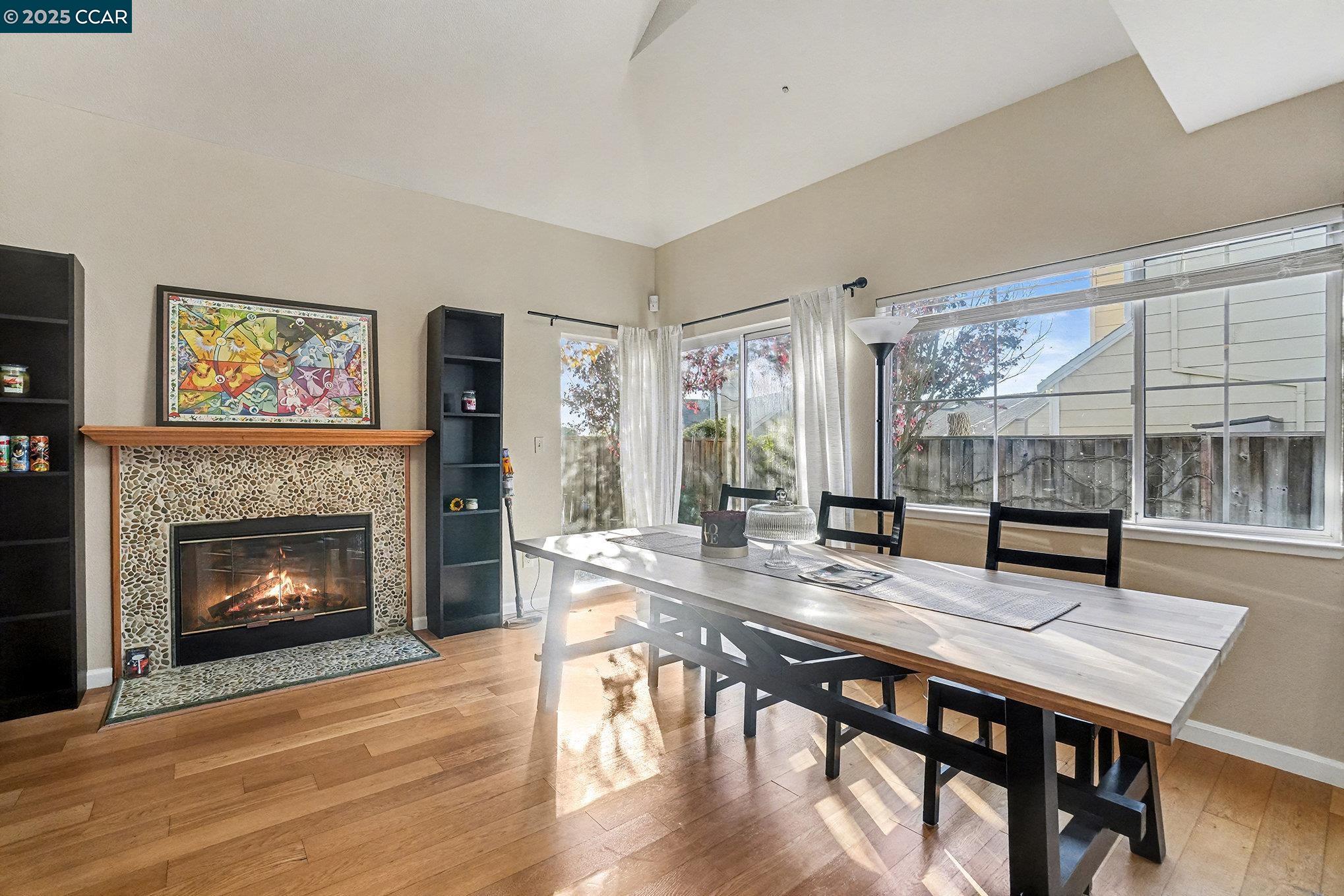 Detail Gallery Image 7 of 36 For 448 Jade Cir, Vallejo,  CA 94590 - 3 Beds | 2/1 Baths