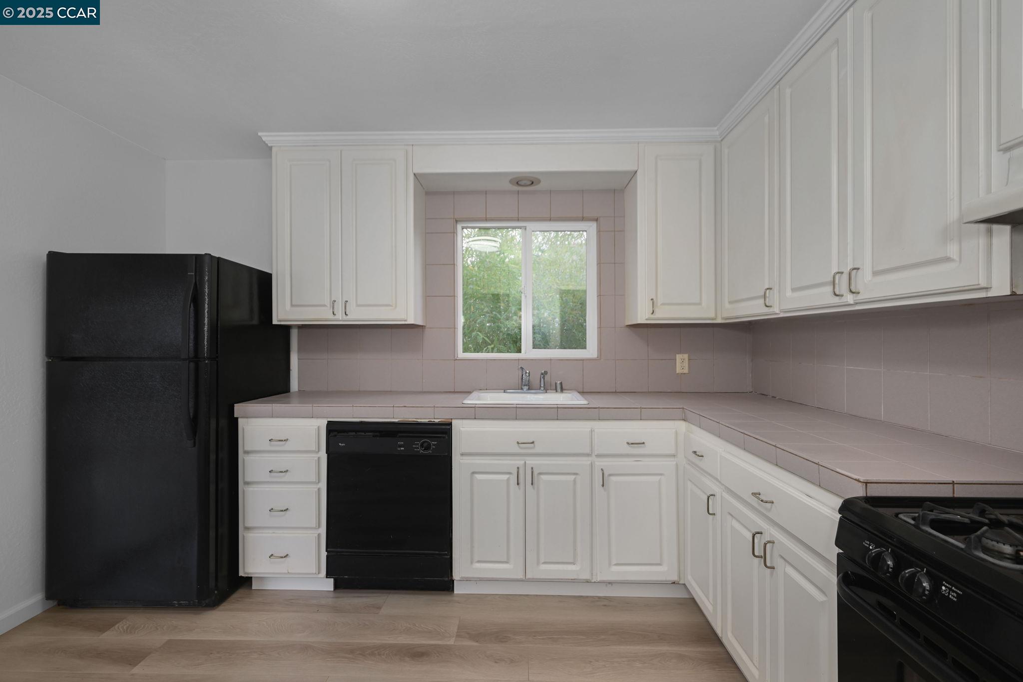 Detail Gallery Image 11 of 24 For 328 Norman Ave, Concord,  CA 94520 - 2 Beds | 1 Baths