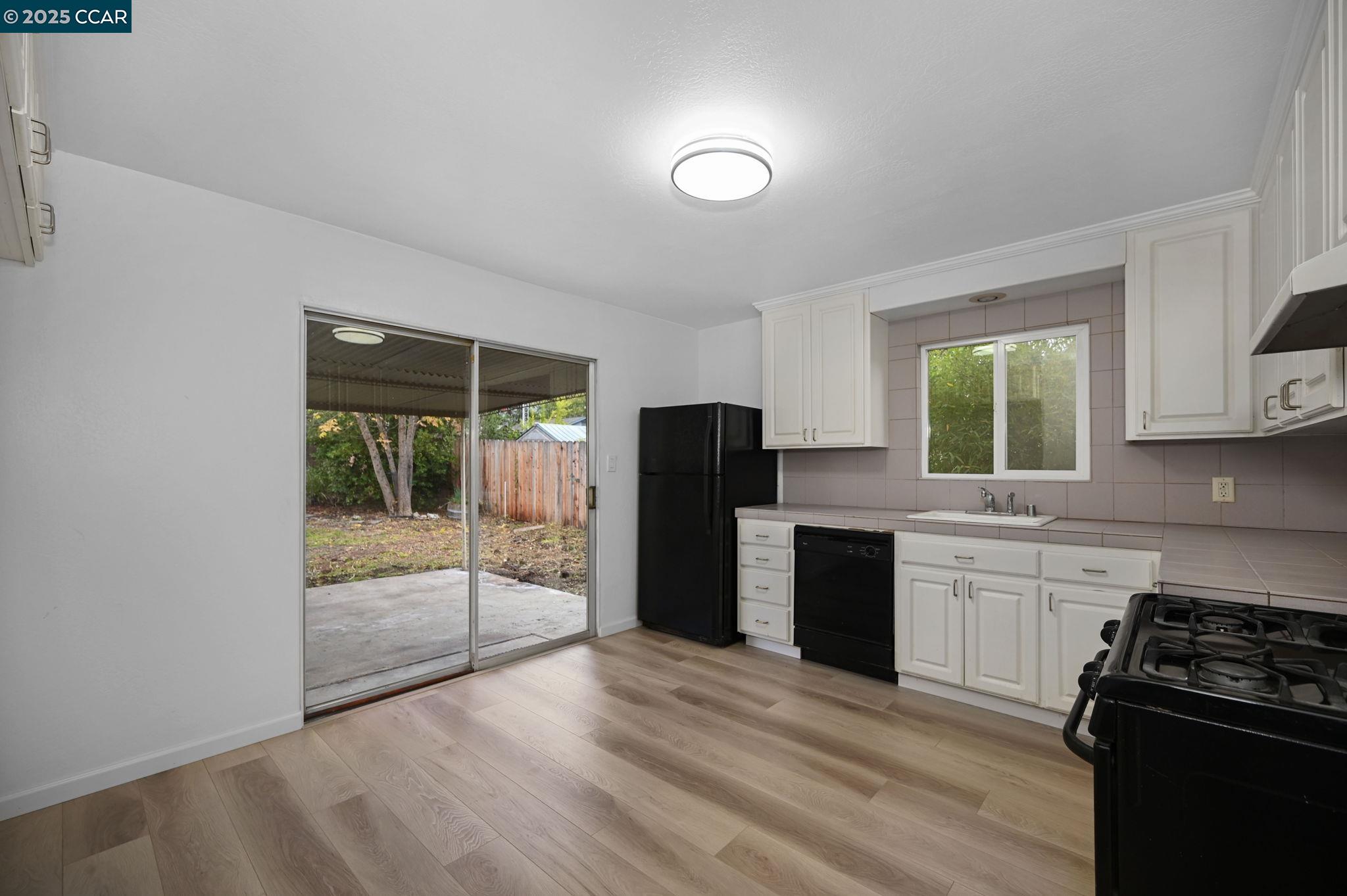 Detail Gallery Image 10 of 24 For 328 Norman Ave, Concord,  CA 94520 - 2 Beds | 1 Baths