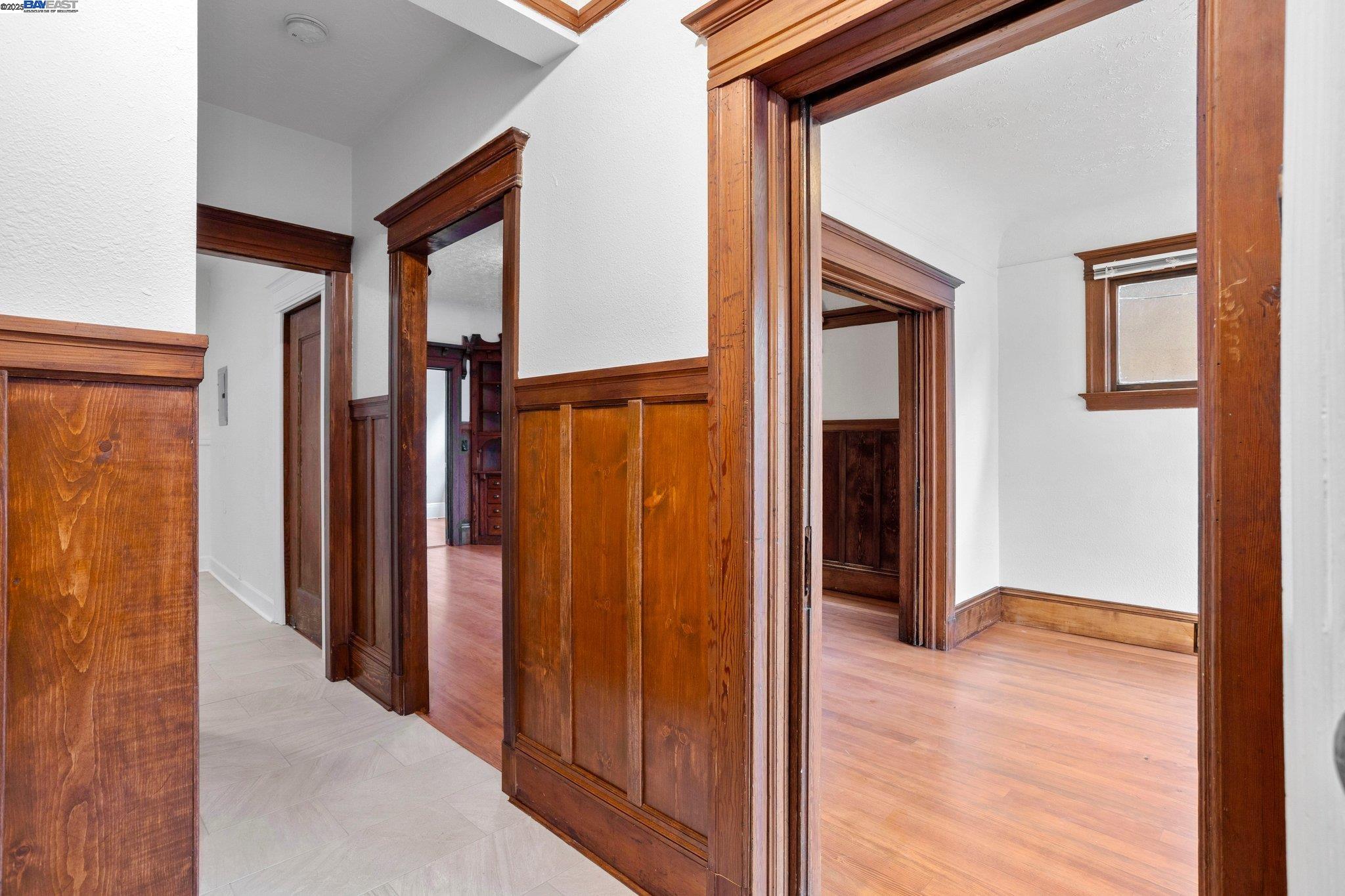 Detail Gallery Image 4 of 39 For 857 Athens Ave, Oakland,  CA 94607 - – Beds | – Baths