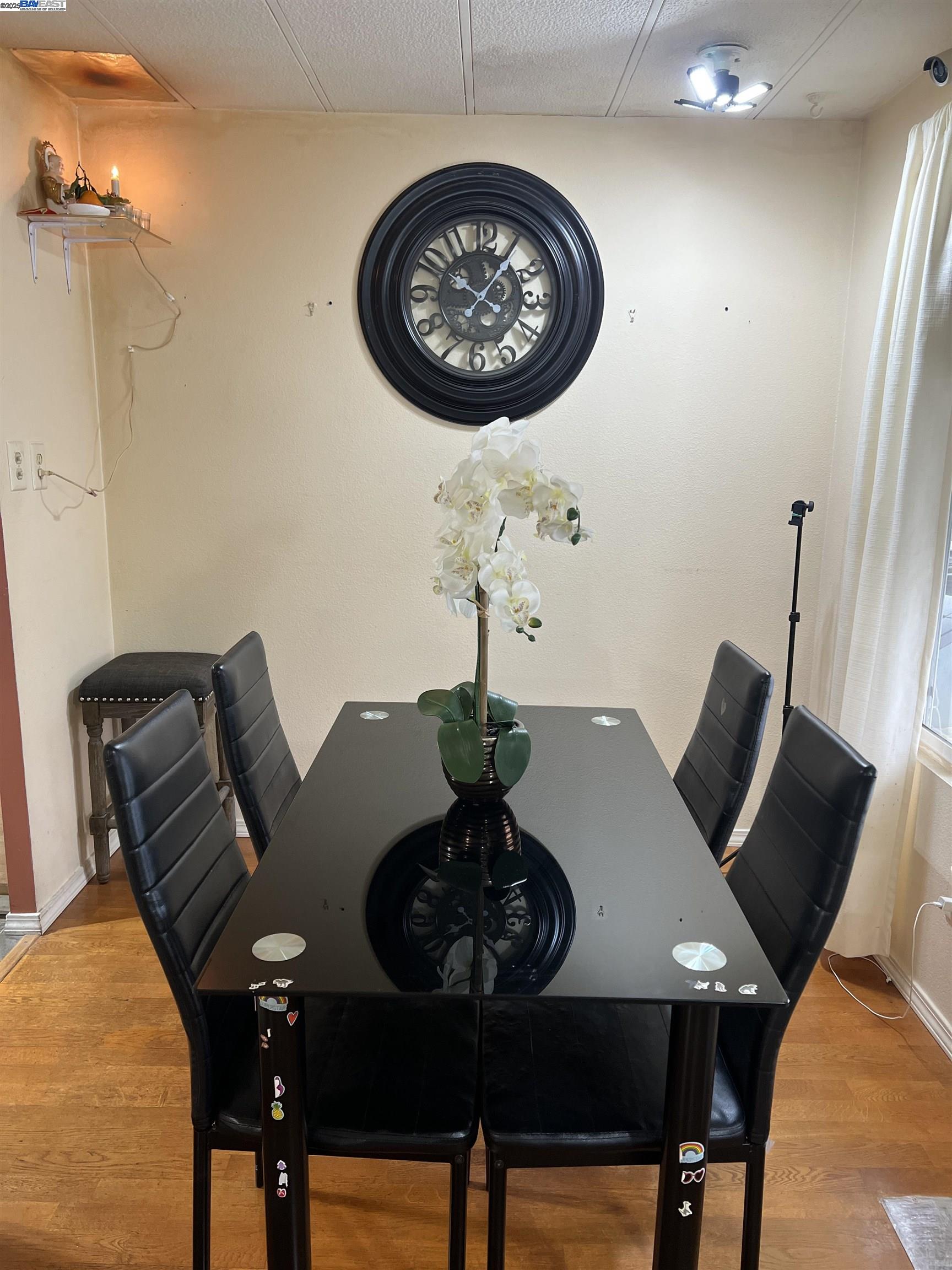 Detail Gallery Image 5 of 8 For 2100 Lewelling Blvd #60,  San Leandro,  CA 94579 - 2 Beds | 1 Baths