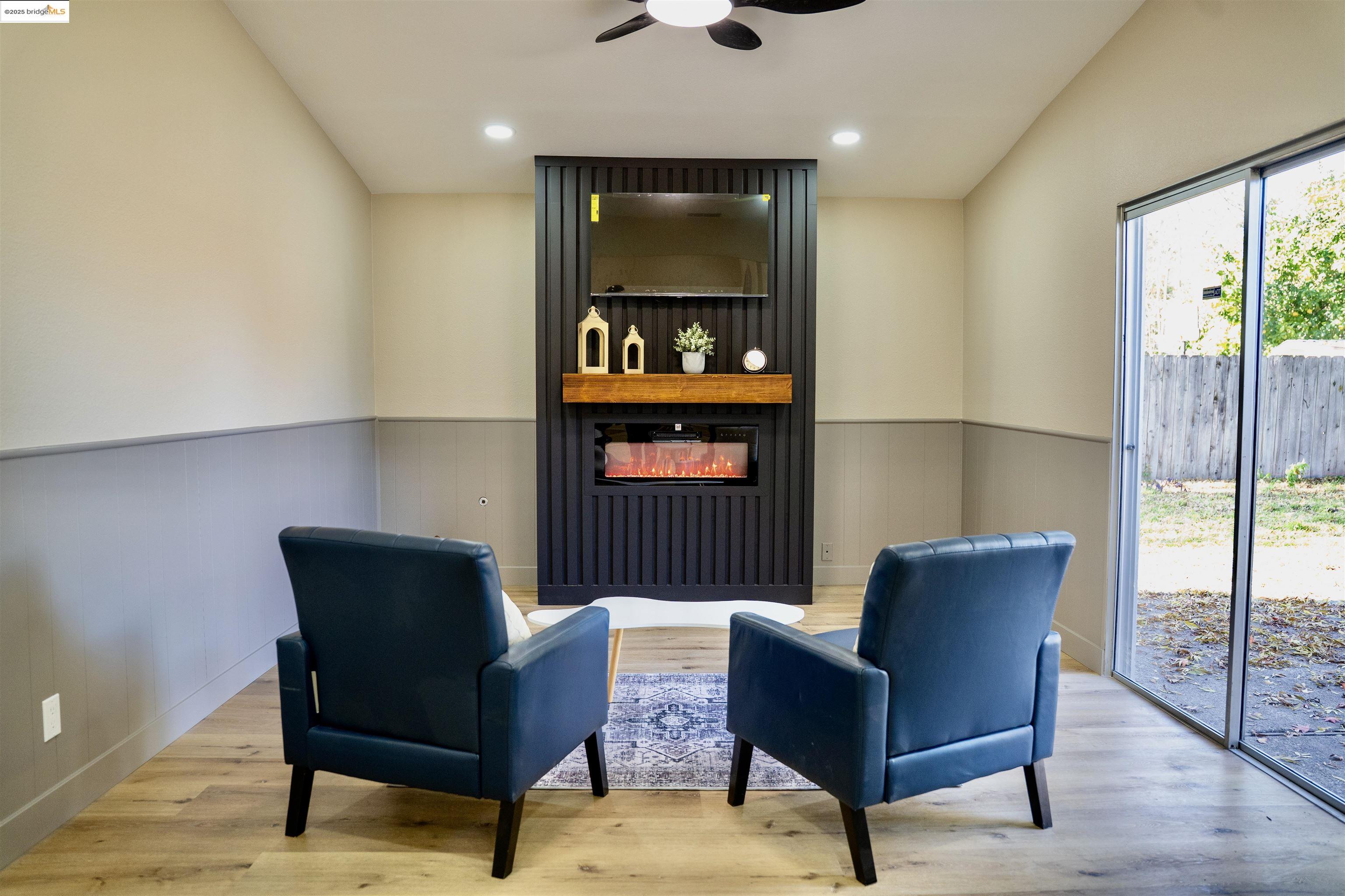 Detail Gallery Image 11 of 26 For 703 Prospector Dr, Stockton,  CA 95210 - 3 Beds | 2 Baths