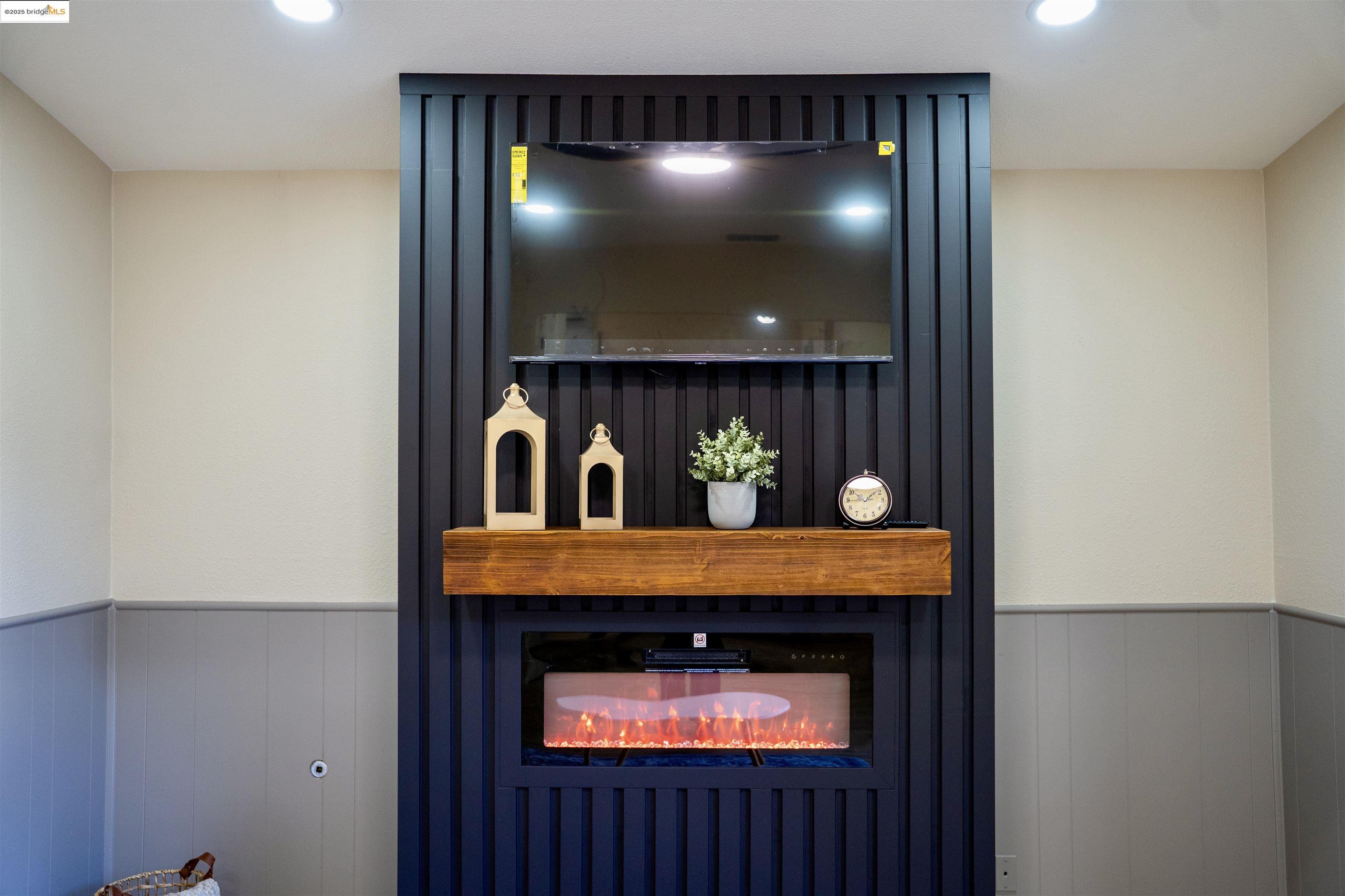 Detail Gallery Image 12 of 26 For 703 Prospector Dr, Stockton,  CA 95210 - 3 Beds | 2 Baths