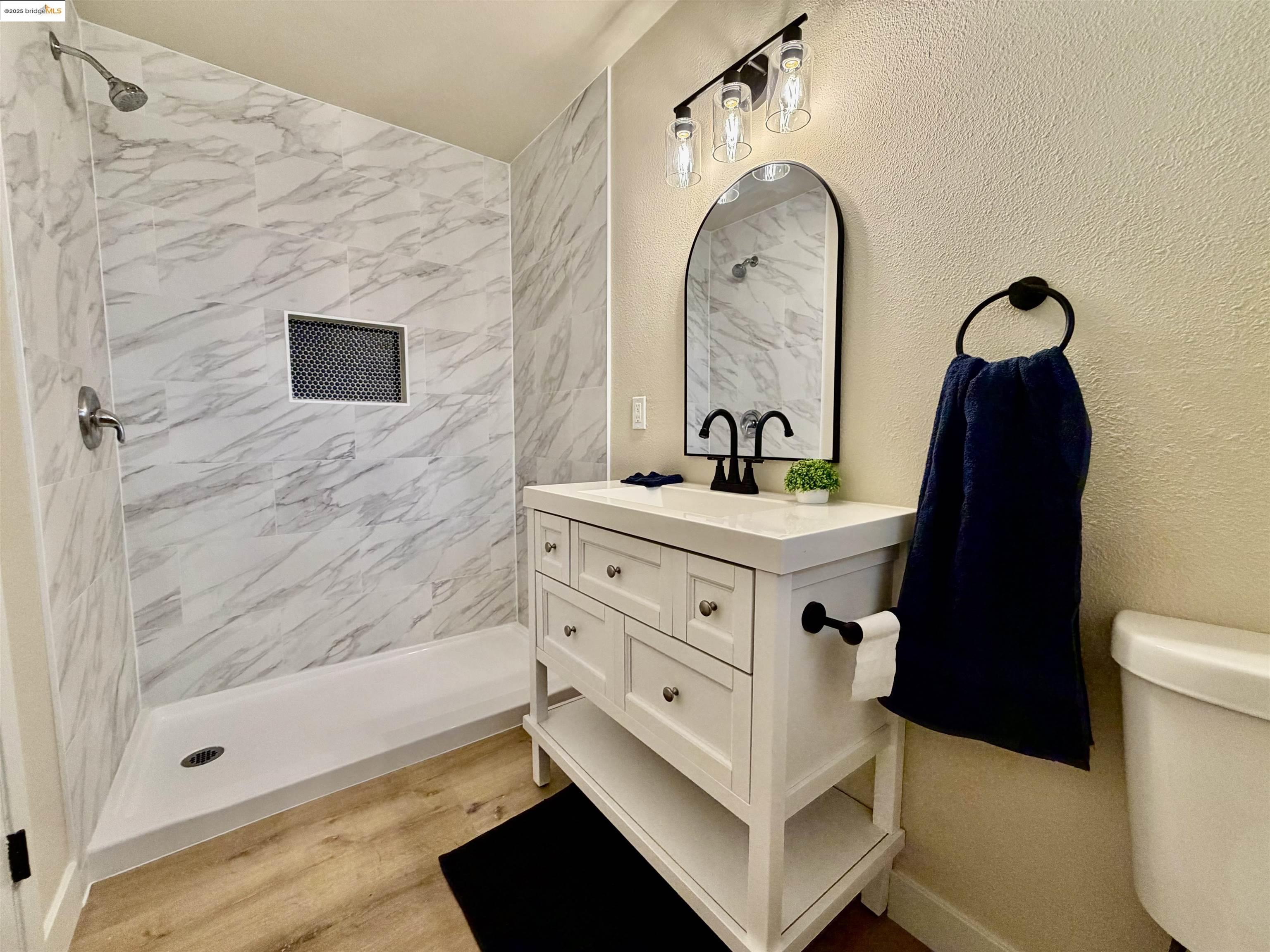 Detail Gallery Image 18 of 26 For 703 Prospector Dr, Stockton,  CA 95210 - 3 Beds | 2 Baths