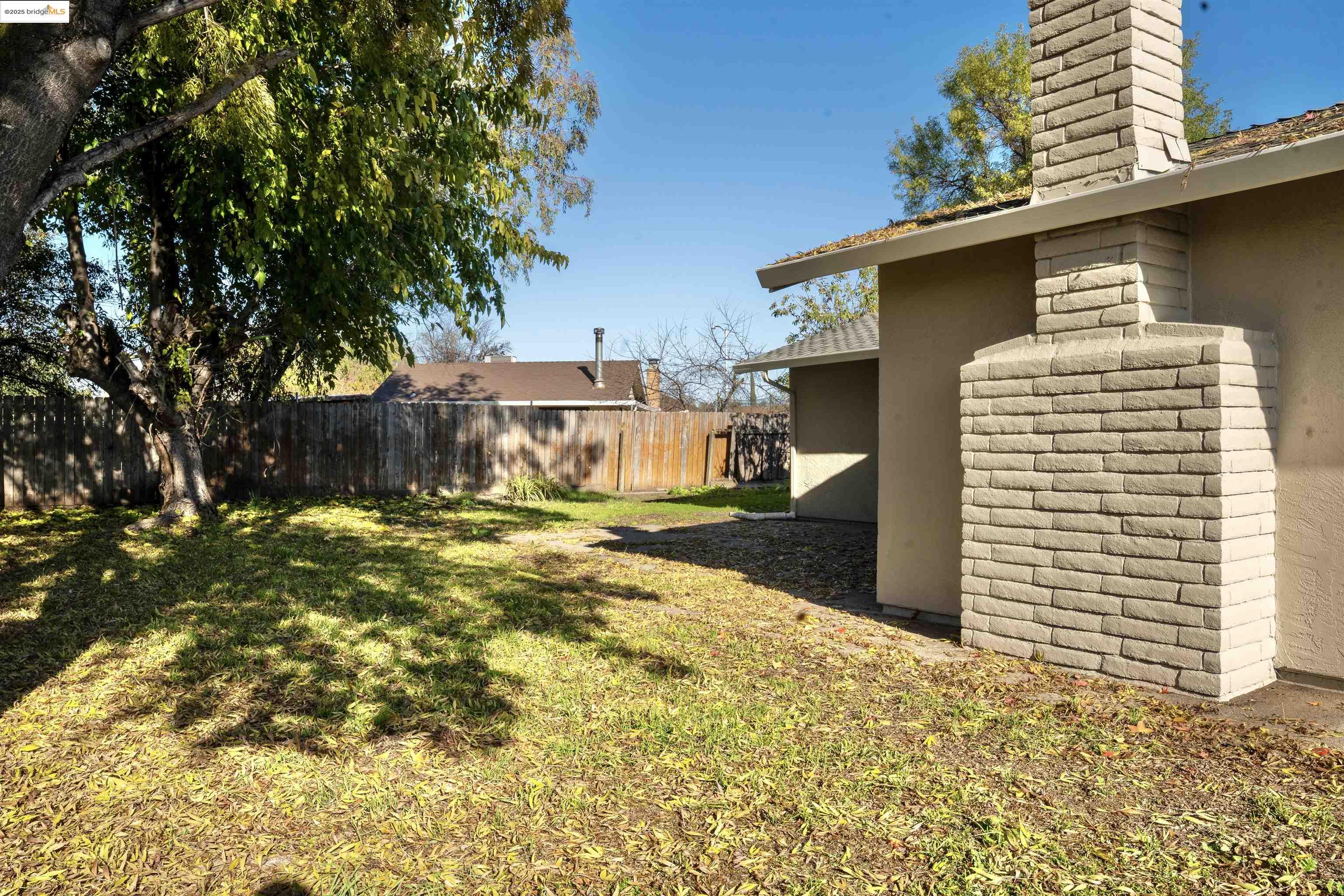 Detail Gallery Image 22 of 26 For 703 Prospector Dr, Stockton,  CA 95210 - 3 Beds | 2 Baths