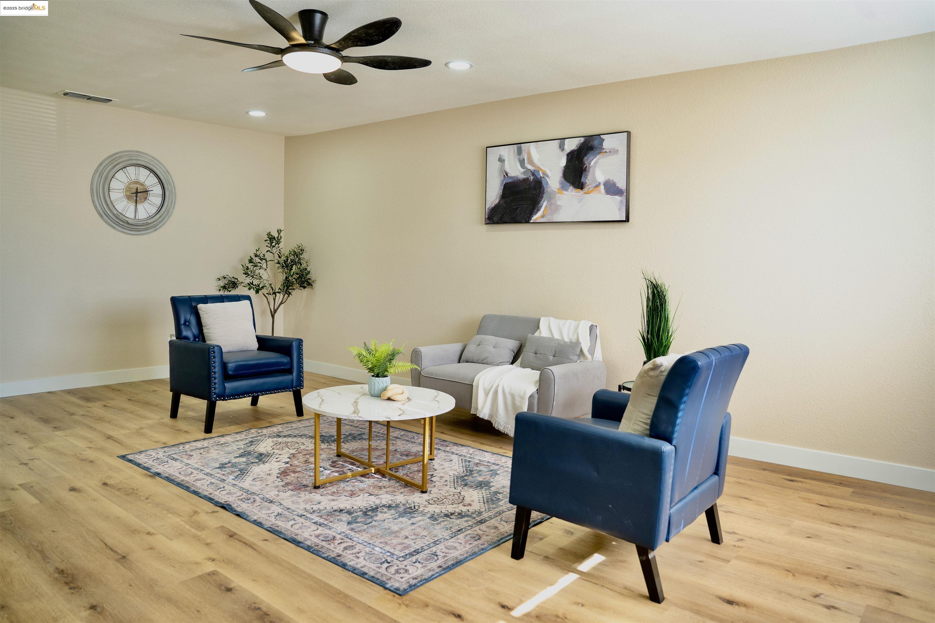 Detail Gallery Image 7 of 26 For 703 Prospector Dr, Stockton,  CA 95210 - 3 Beds | 2 Baths