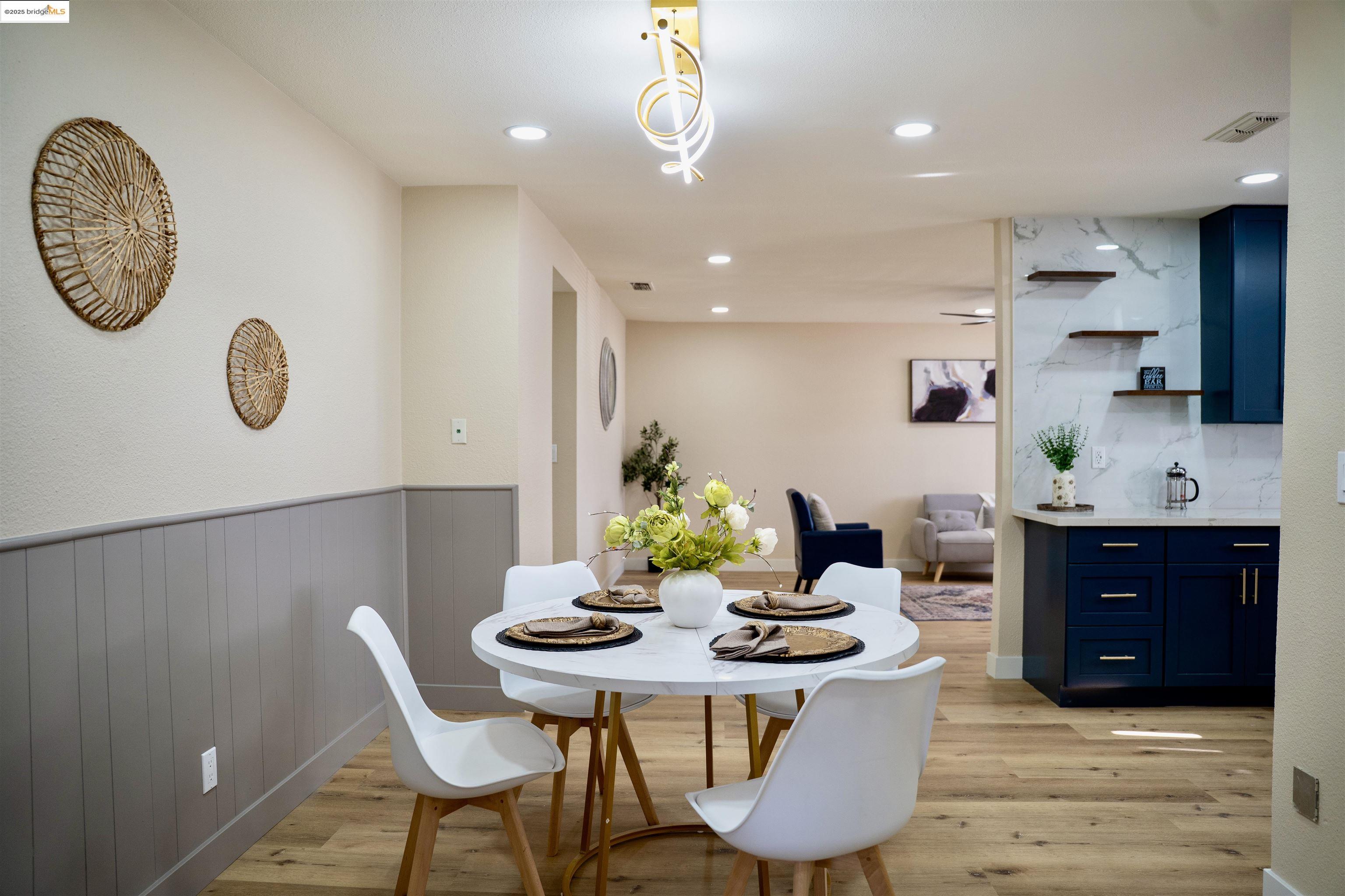 Detail Gallery Image 9 of 26 For 703 Prospector Dr, Stockton,  CA 95210 - 3 Beds | 2 Baths