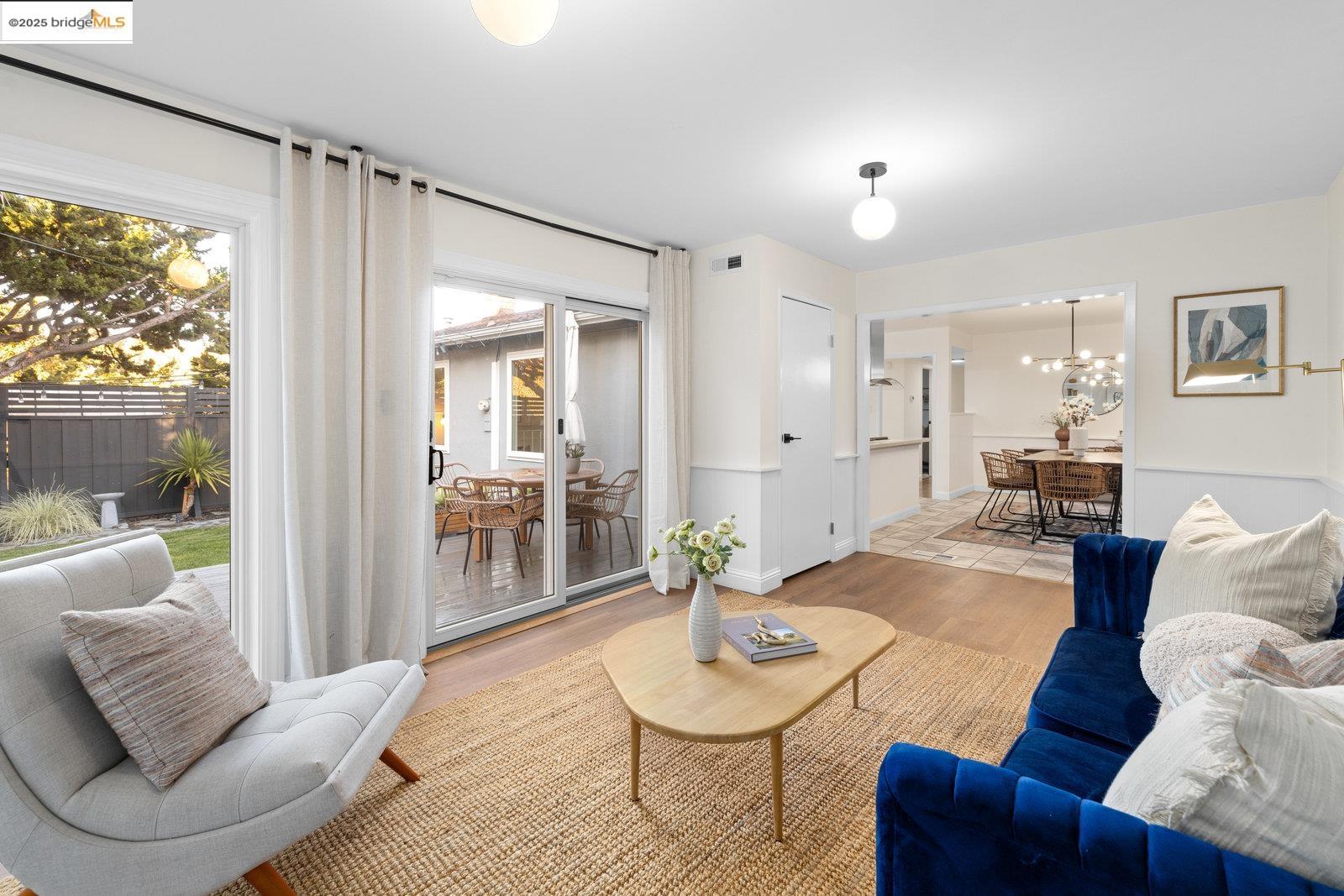 Detail Gallery Image 24 of 52 For 2305 Greenridge Dr, El Sobrante,  CA 94803 - 3 Beds | 2 Baths