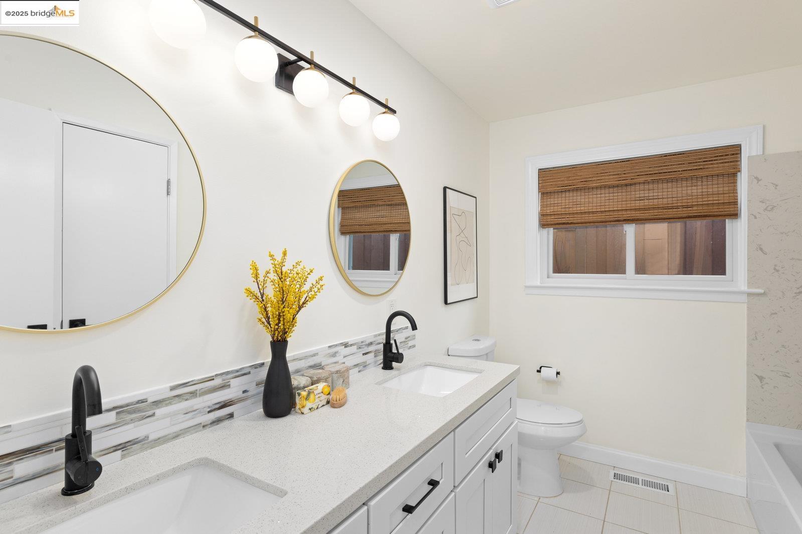 Detail Gallery Image 29 of 52 For 2305 Greenridge Dr, El Sobrante,  CA 94803 - 3 Beds | 2 Baths