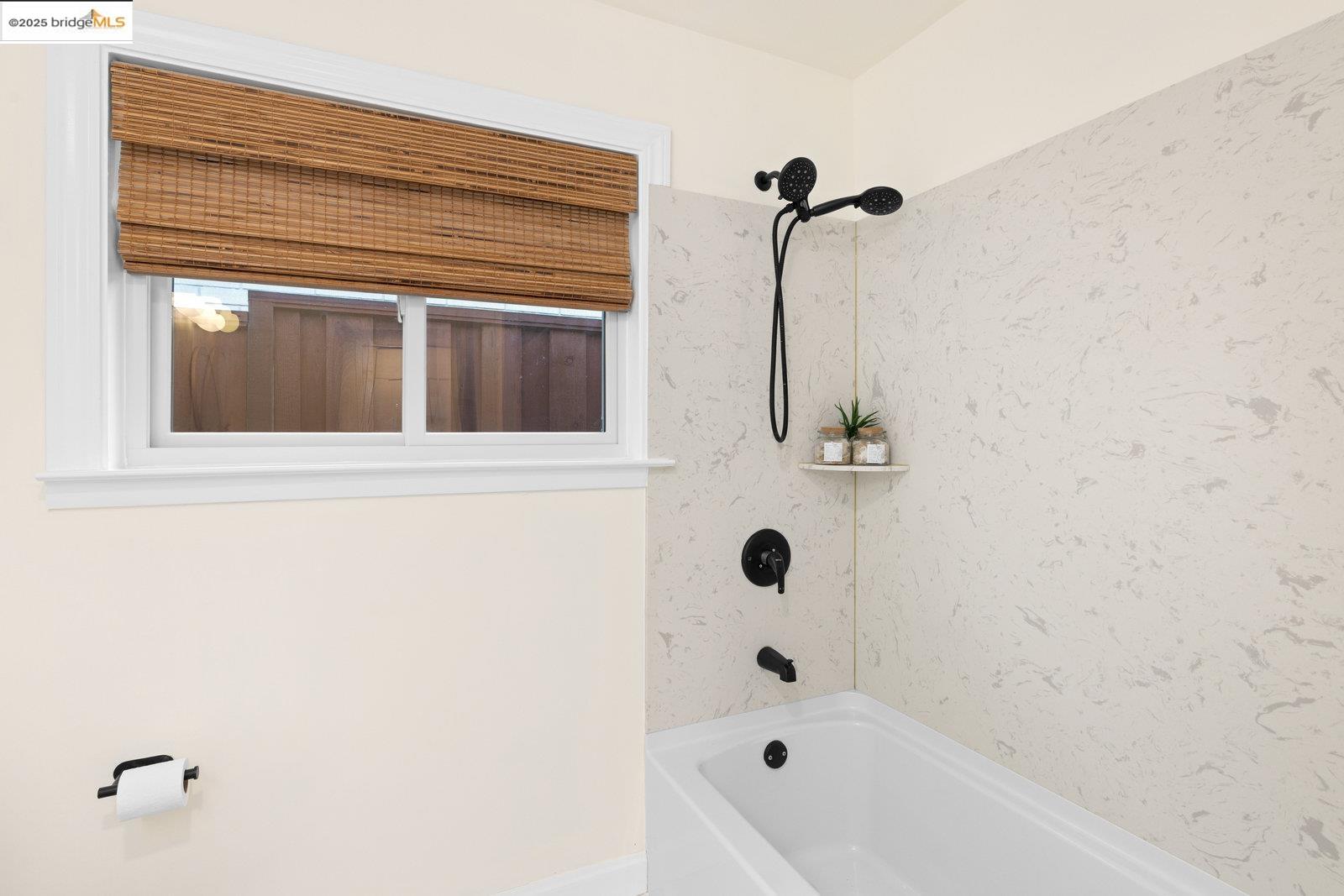 Detail Gallery Image 30 of 52 For 2305 Greenridge Dr, El Sobrante,  CA 94803 - 3 Beds | 2 Baths