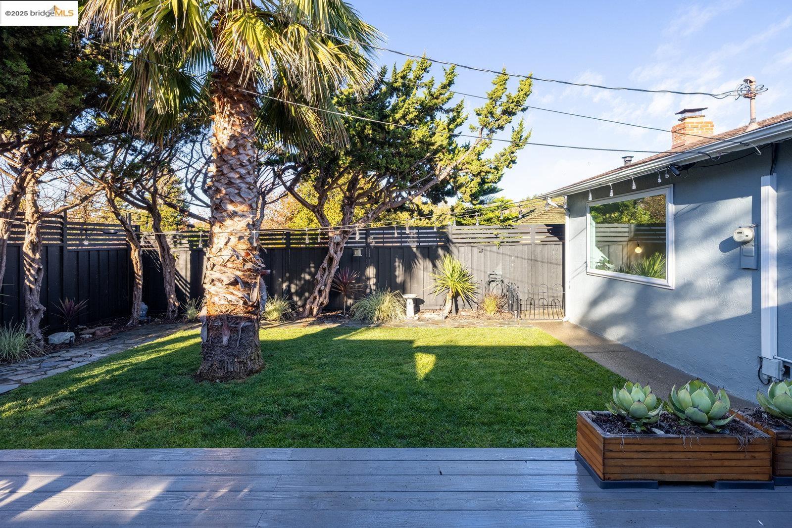 Detail Gallery Image 39 of 52 For 2305 Greenridge Dr, El Sobrante,  CA 94803 - 3 Beds | 2 Baths