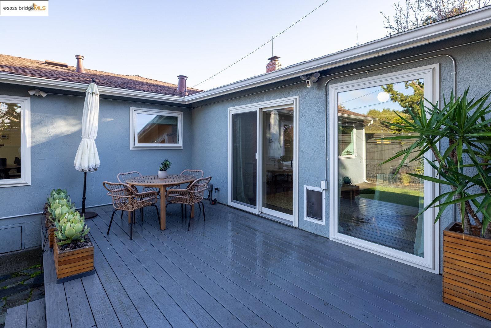 Detail Gallery Image 46 of 52 For 2305 Greenridge Dr, El Sobrante,  CA 94803 - 3 Beds | 2 Baths