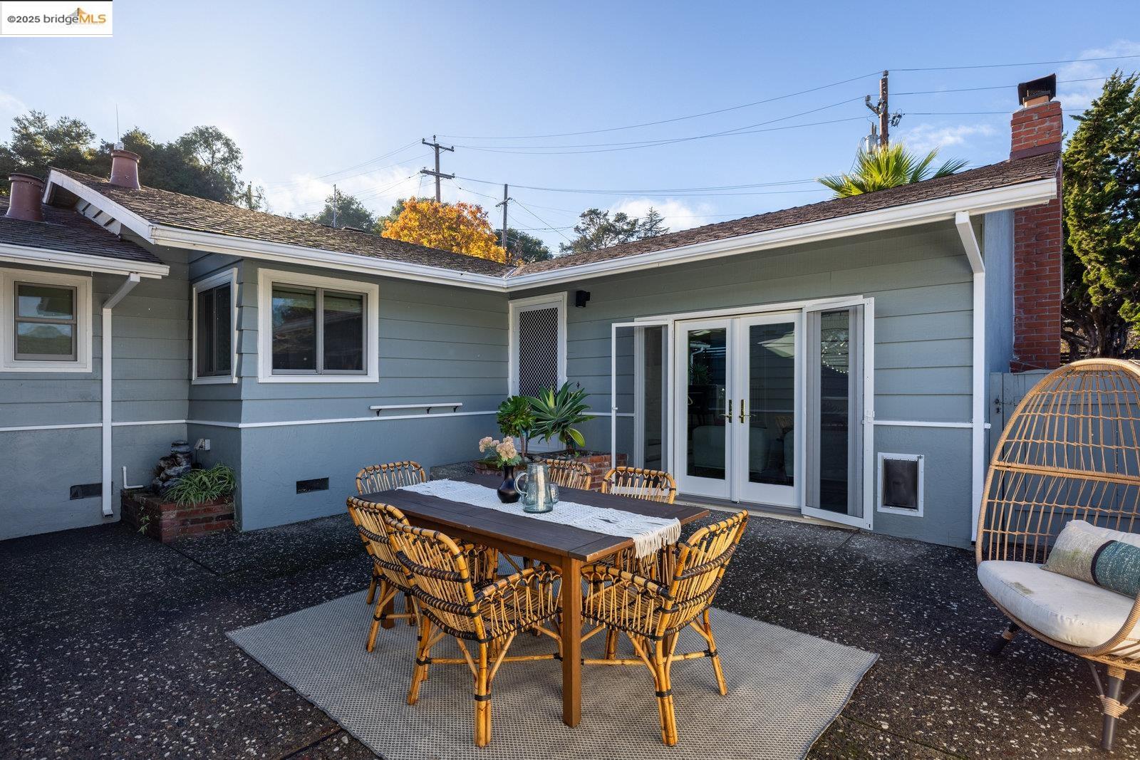 Detail Gallery Image 6 of 52 For 2305 Greenridge Dr, El Sobrante,  CA 94803 - 3 Beds | 2 Baths