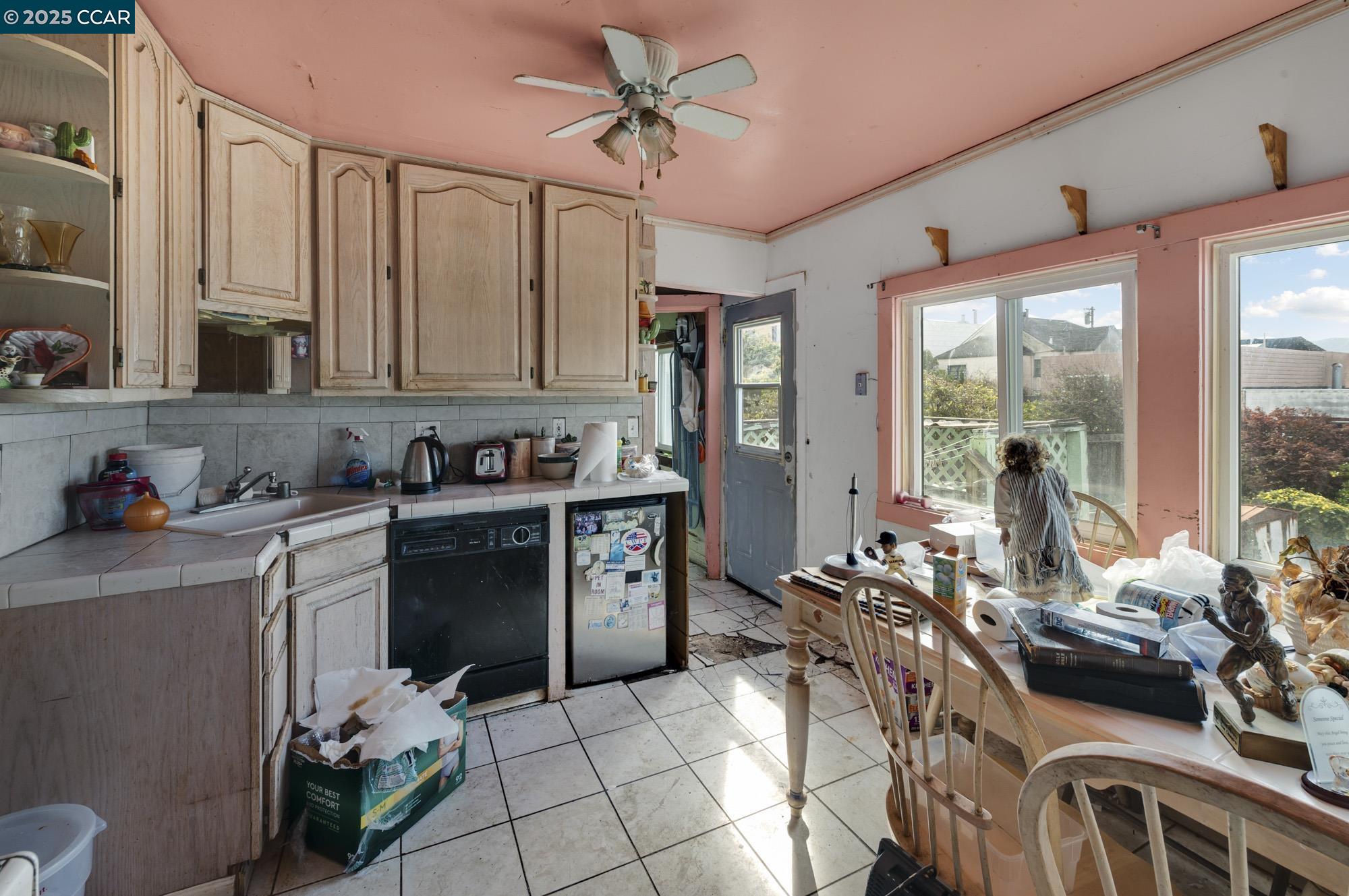 Detail Gallery Image 11 of 20 For 73 Tioga Ave, San Francisco,  CA 94134 - 2 Beds | 1 Baths