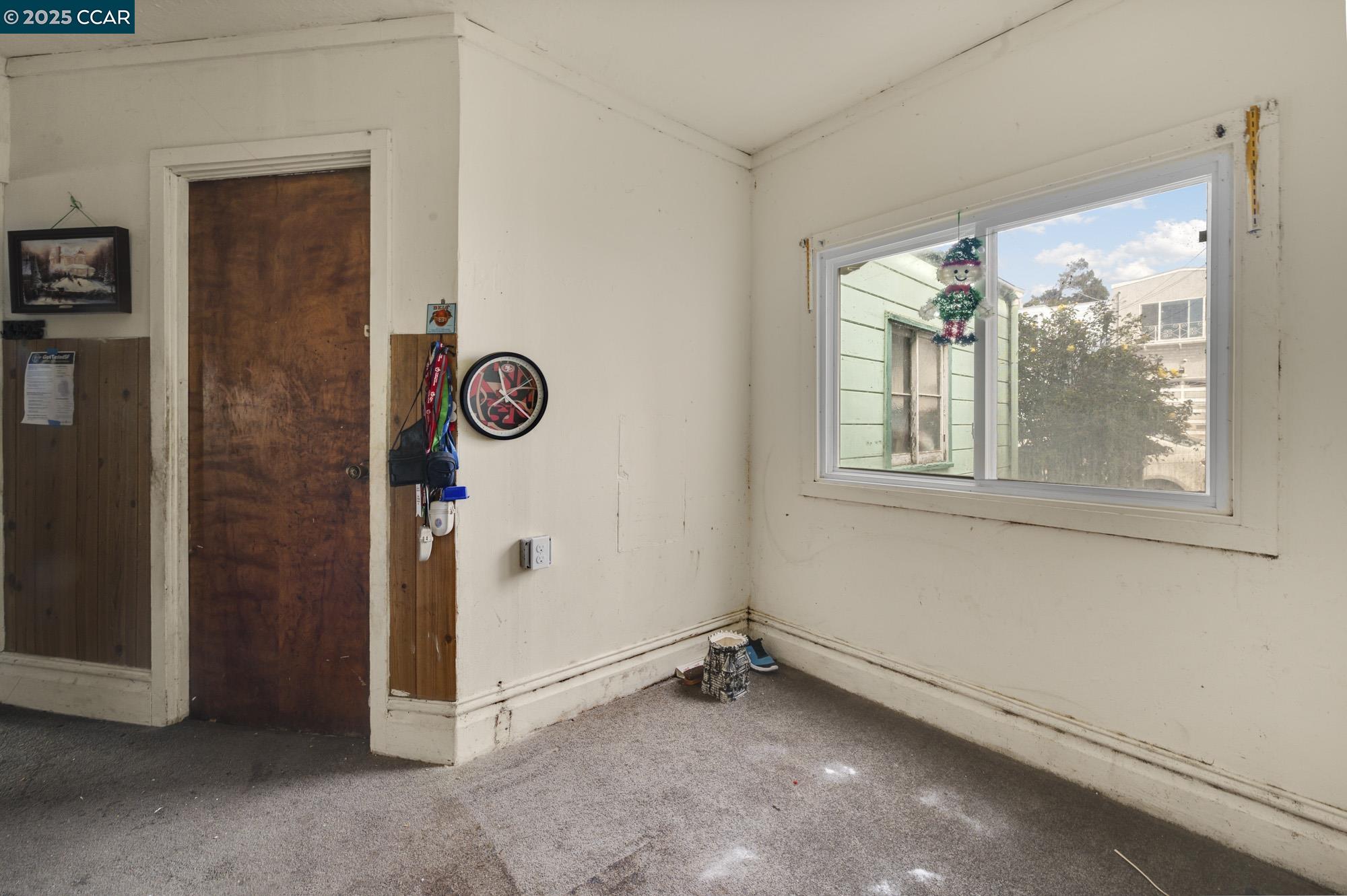 Detail Gallery Image 5 of 20 For 73 Tioga Ave, San Francisco,  CA 94134 - 2 Beds | 1 Baths