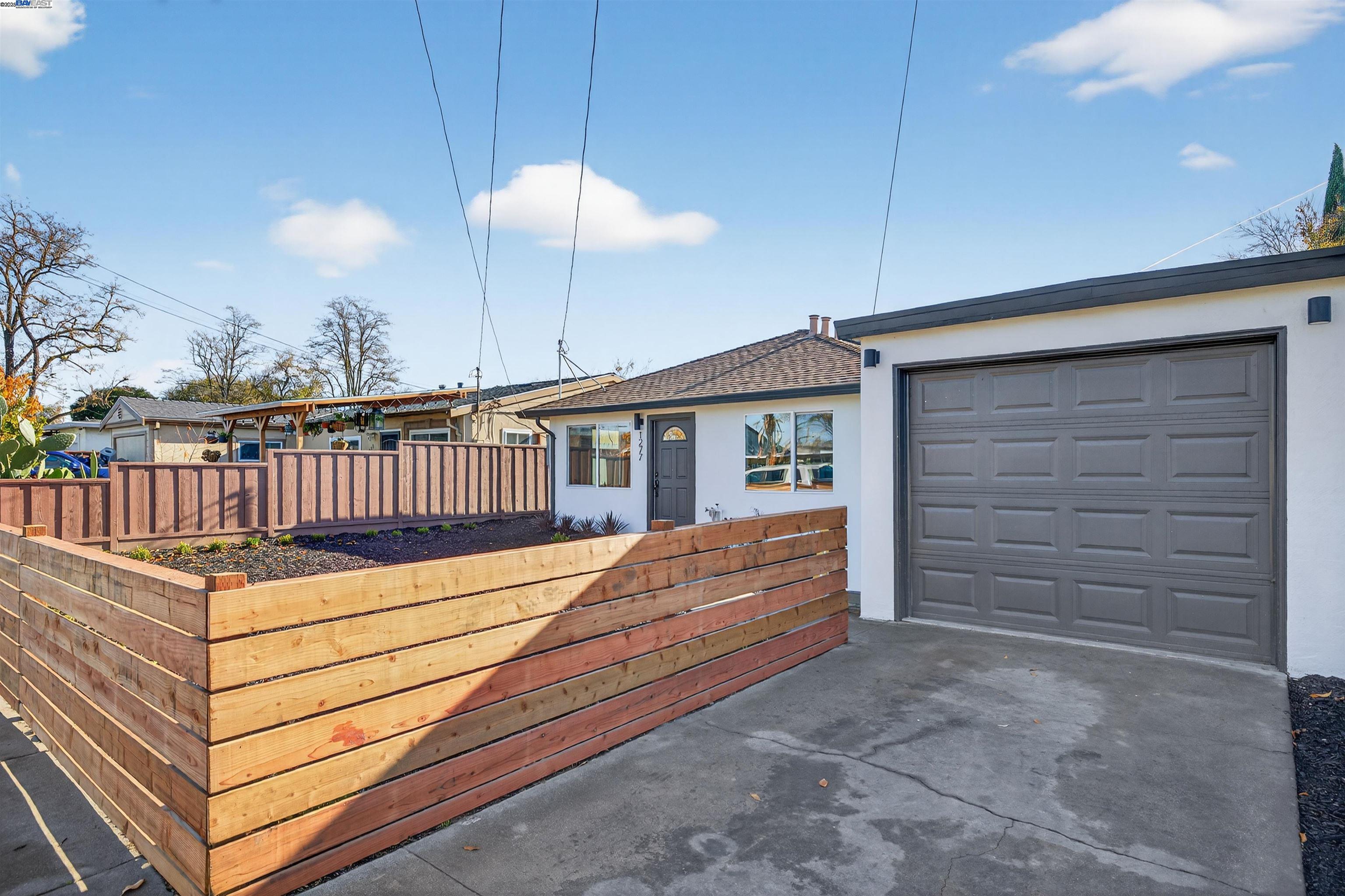 Front Image Thumbnail for BE41119442